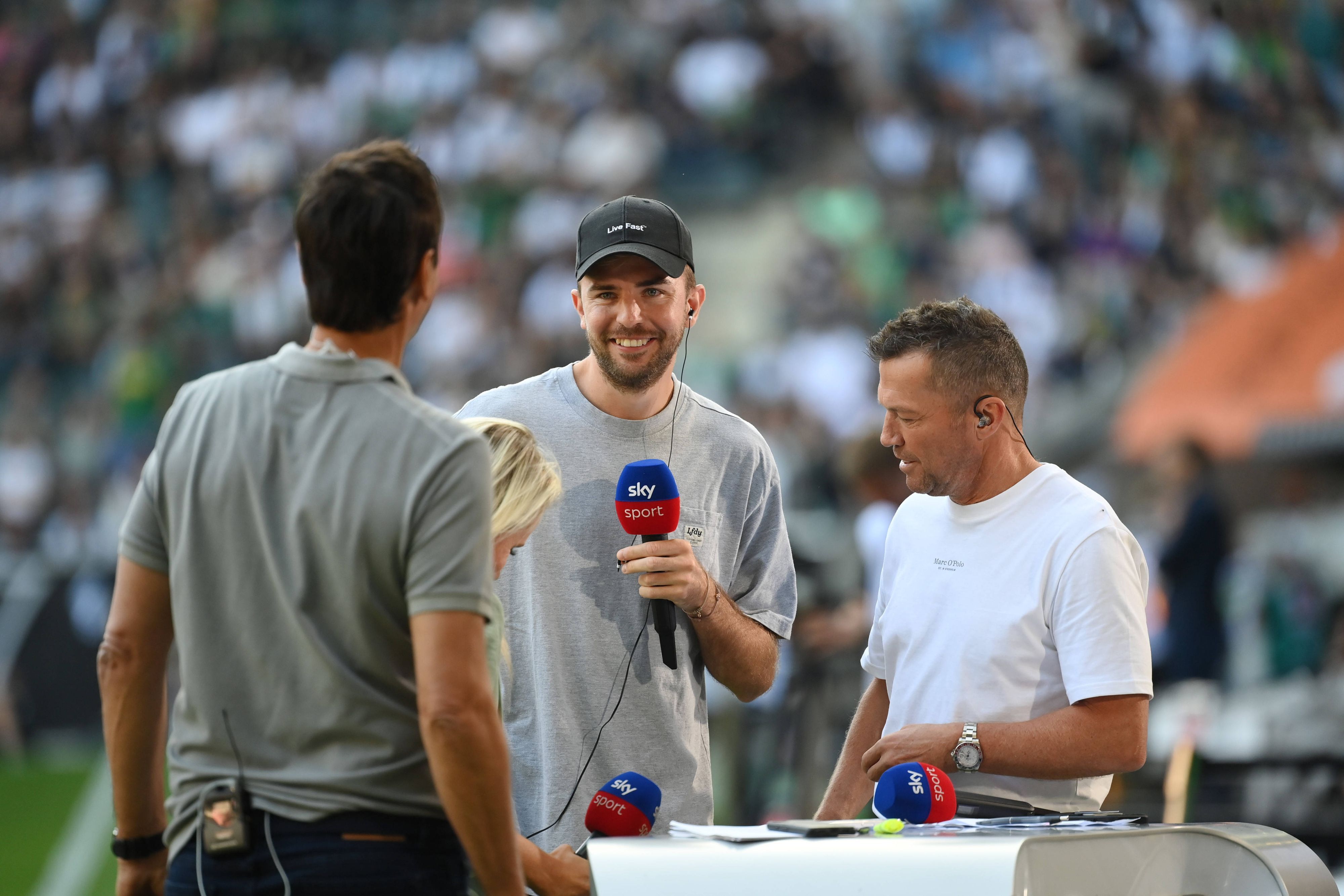 Lothar Matthäus und Christoph Kramer (v.r.n.l.) am 26. August 2023 am Sky-Mikrofon.