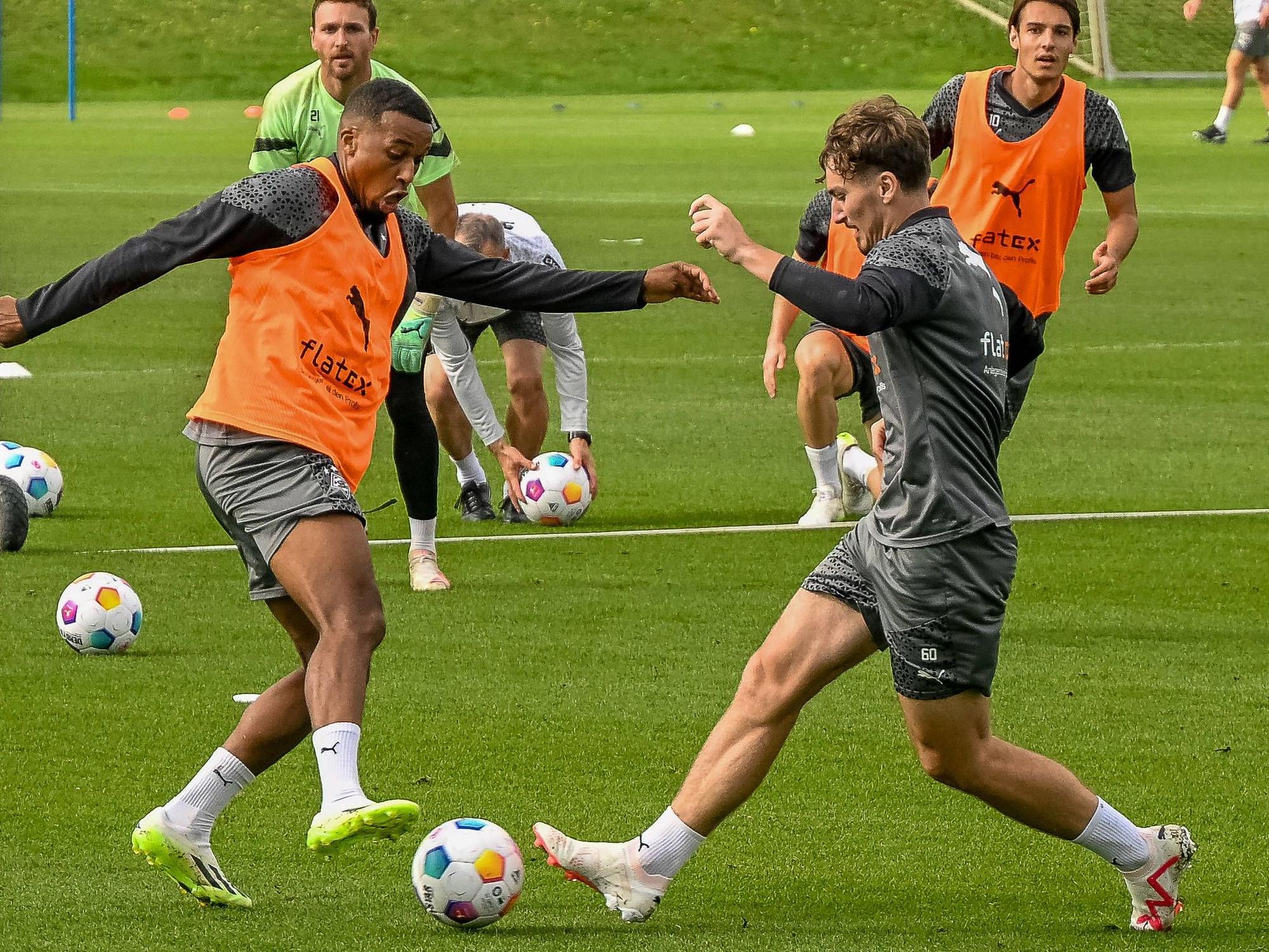 U23-Spieler Tony Reitz (r.) im Zweikampf mit Alassane Plea.