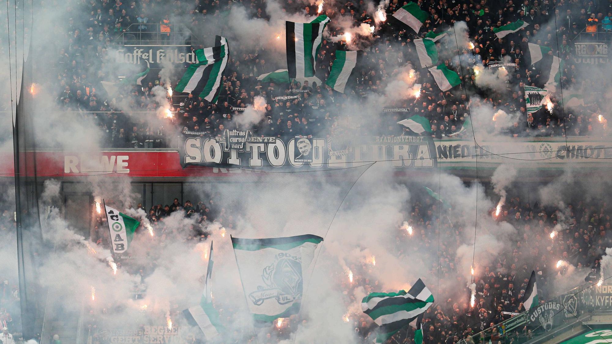 Borussia-Fans im Kölner Fanblock.
