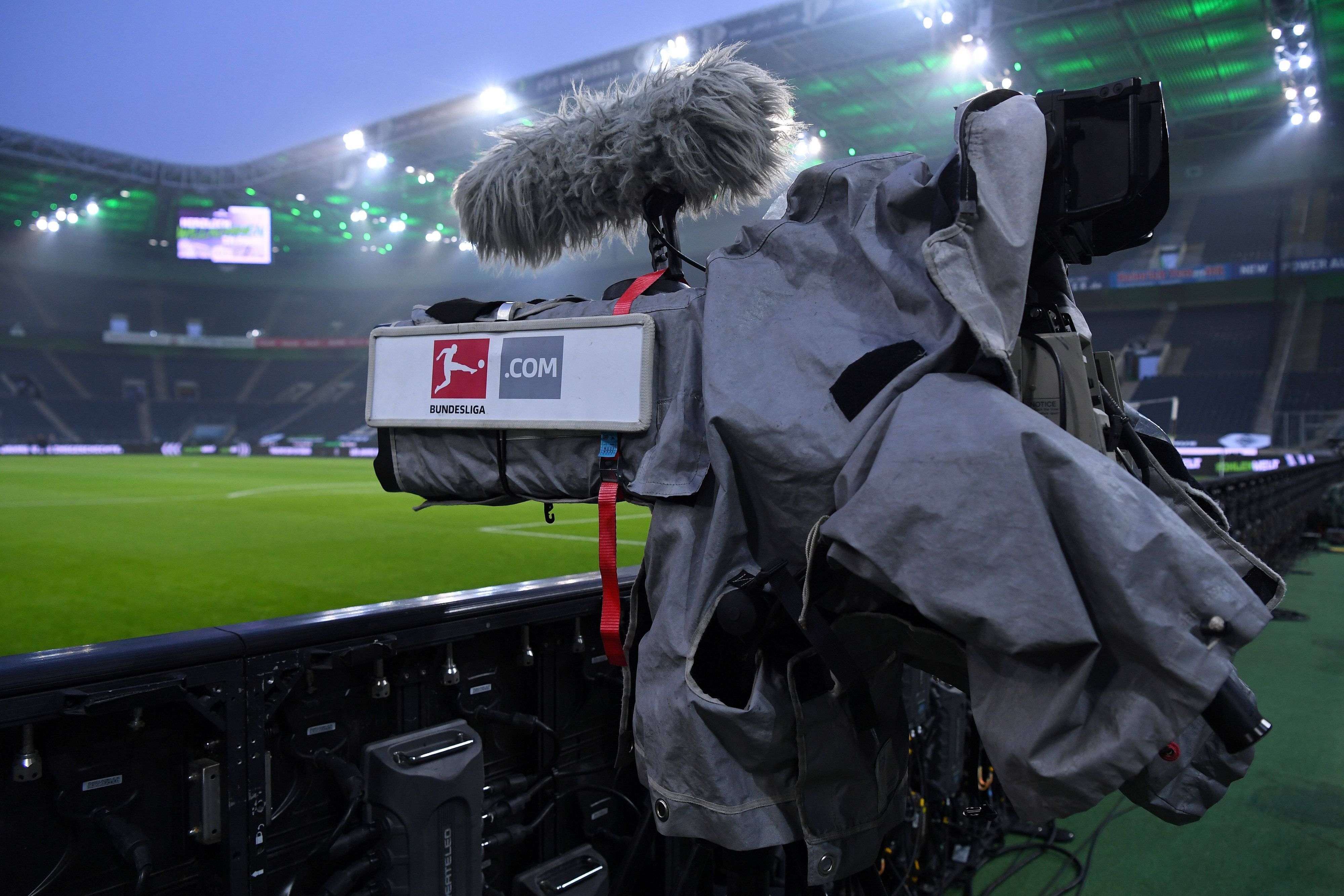 Eine TV-Kamera bei einem Borussia-Spiel.