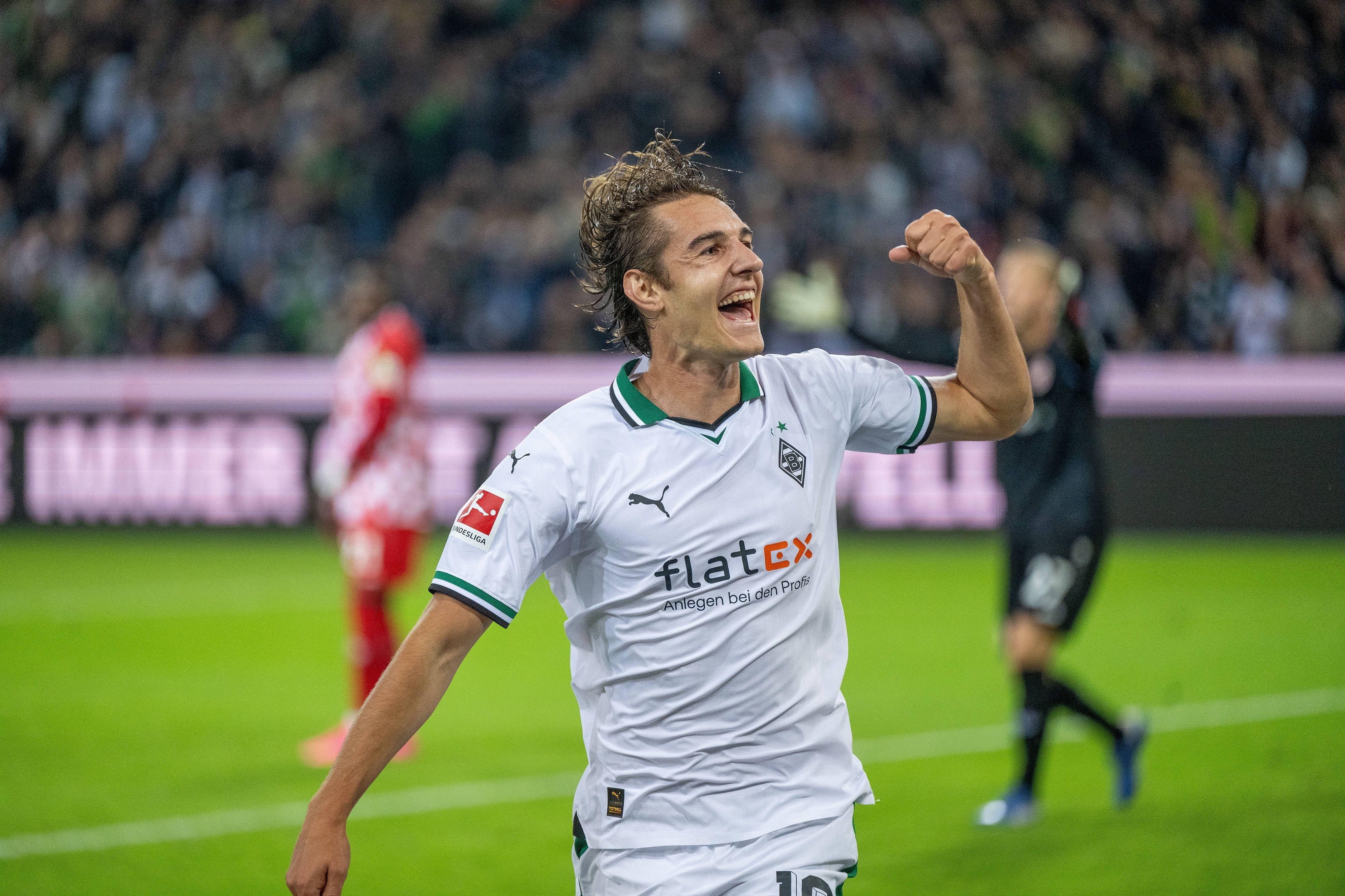 Florian Neuhaus bejubelt den Treffer zum 1:0 für Borussia gegen Mainz 05.