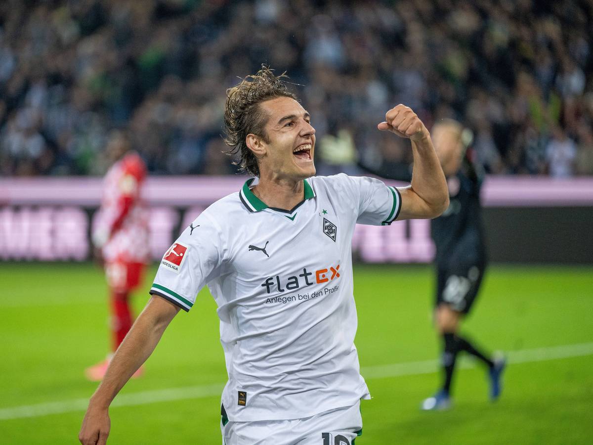 Florian Neuhaus bejubelt den Treffer zum 1:0 für Borussia gegen Mainz 05.