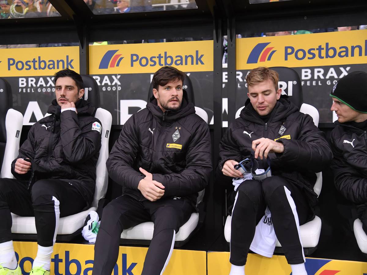 Lars Stindl, Tobias Strobl, Christoph Kramer und Jonas Hofmann (v.l.n.r.) sitzen nebeneinander.
