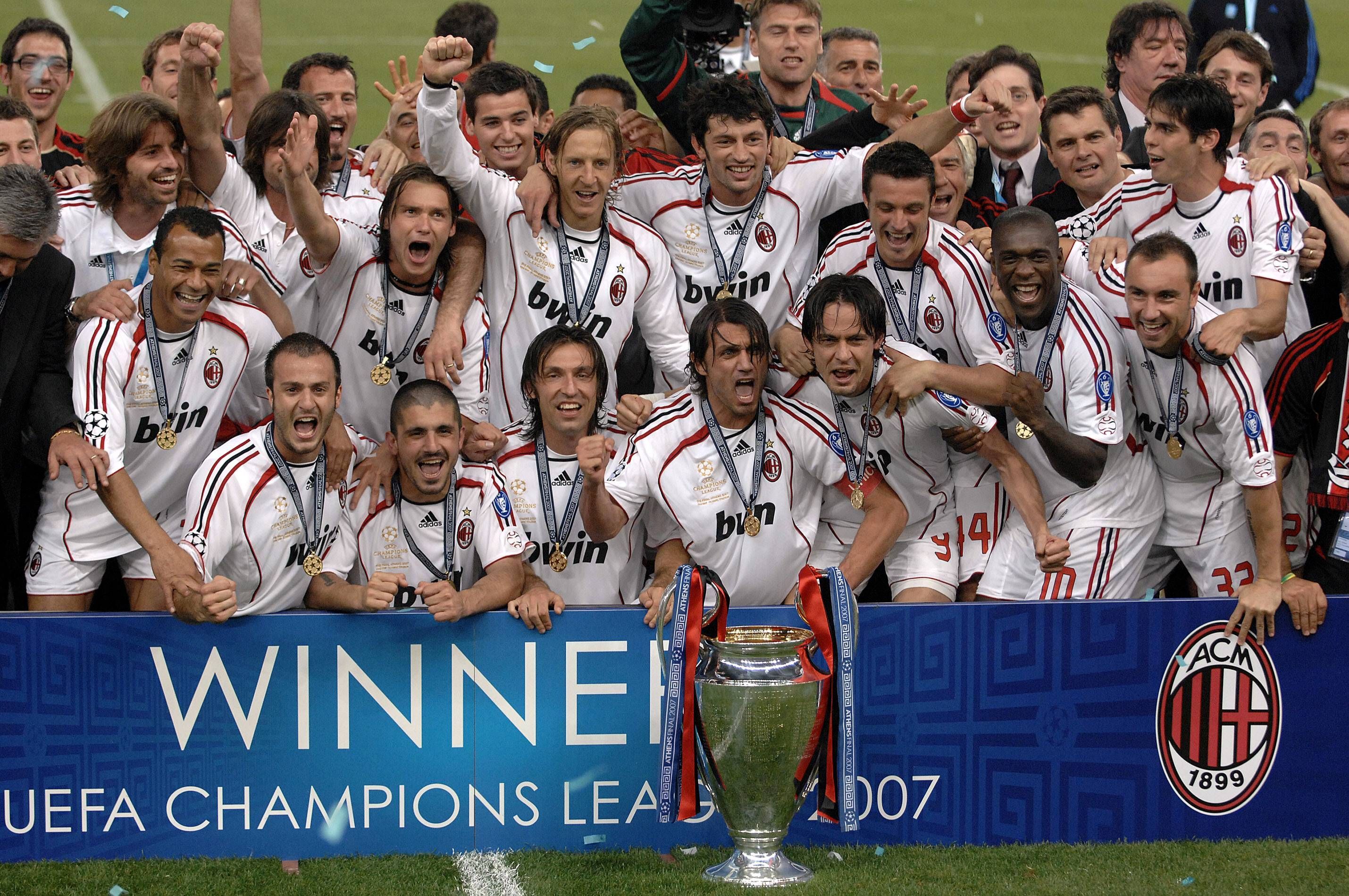 Die Milan-Spieler bejubeln den Champions-League-Sieg 2007.