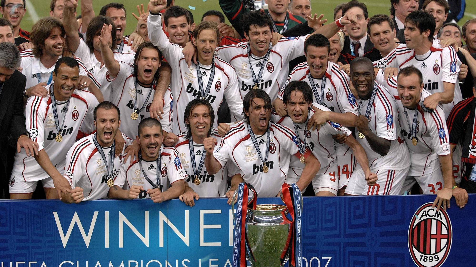 Die Milan-Spieler bejubeln den Champions-League-Sieg 2007.