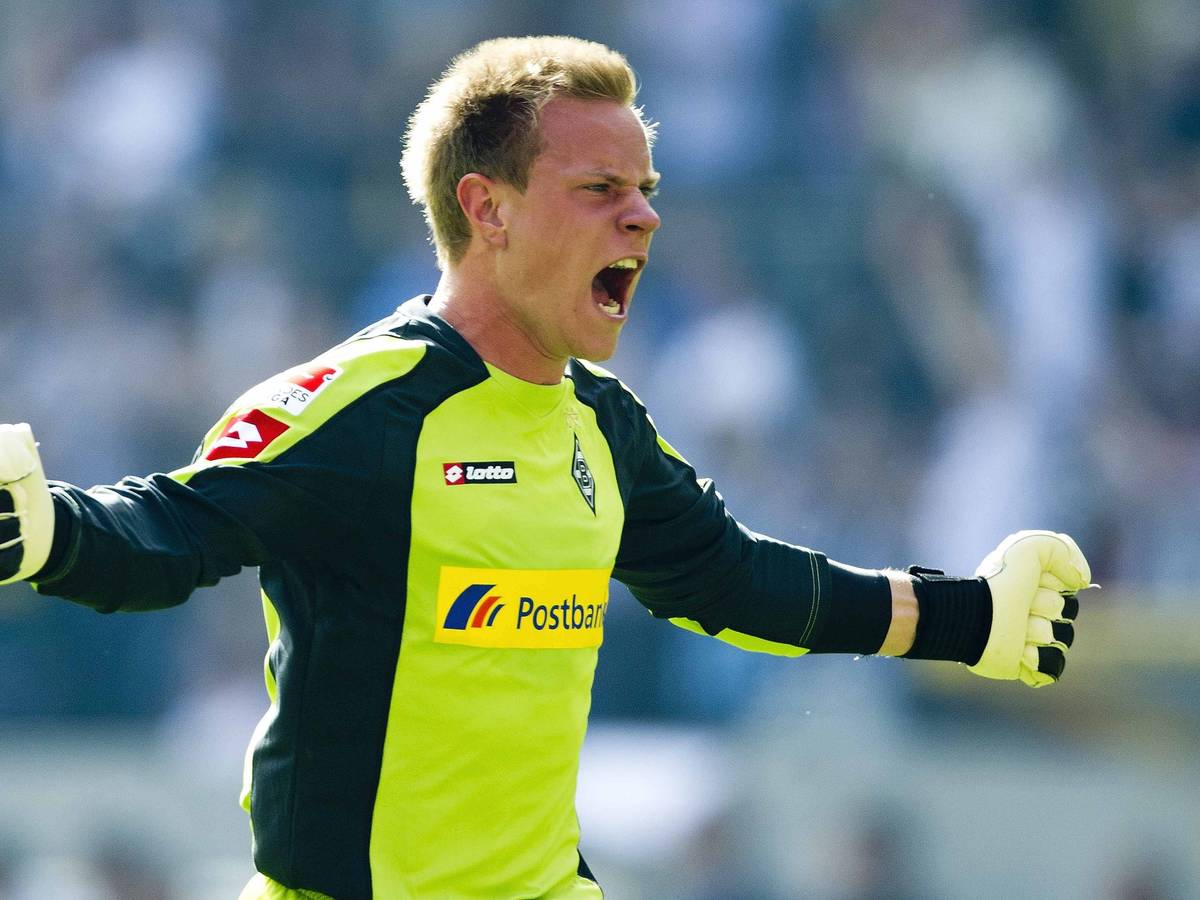 Marc-Andre ter Stegen ballt seine Faust nach dem Derbysieg von Borussia Mönchengladbach gegen den 1. FC Köln.
