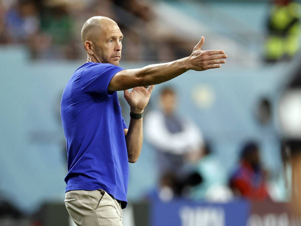 Gregg Berhalter gibt der US-Nationalmannschaft Anweisungen.