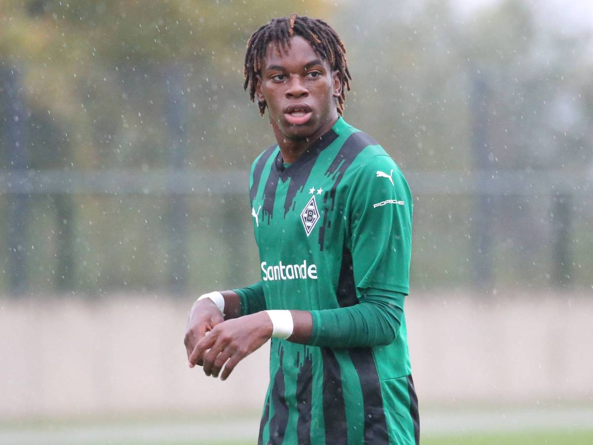Winsley Boteli im Trikot von Borussia Mönchengladbach.