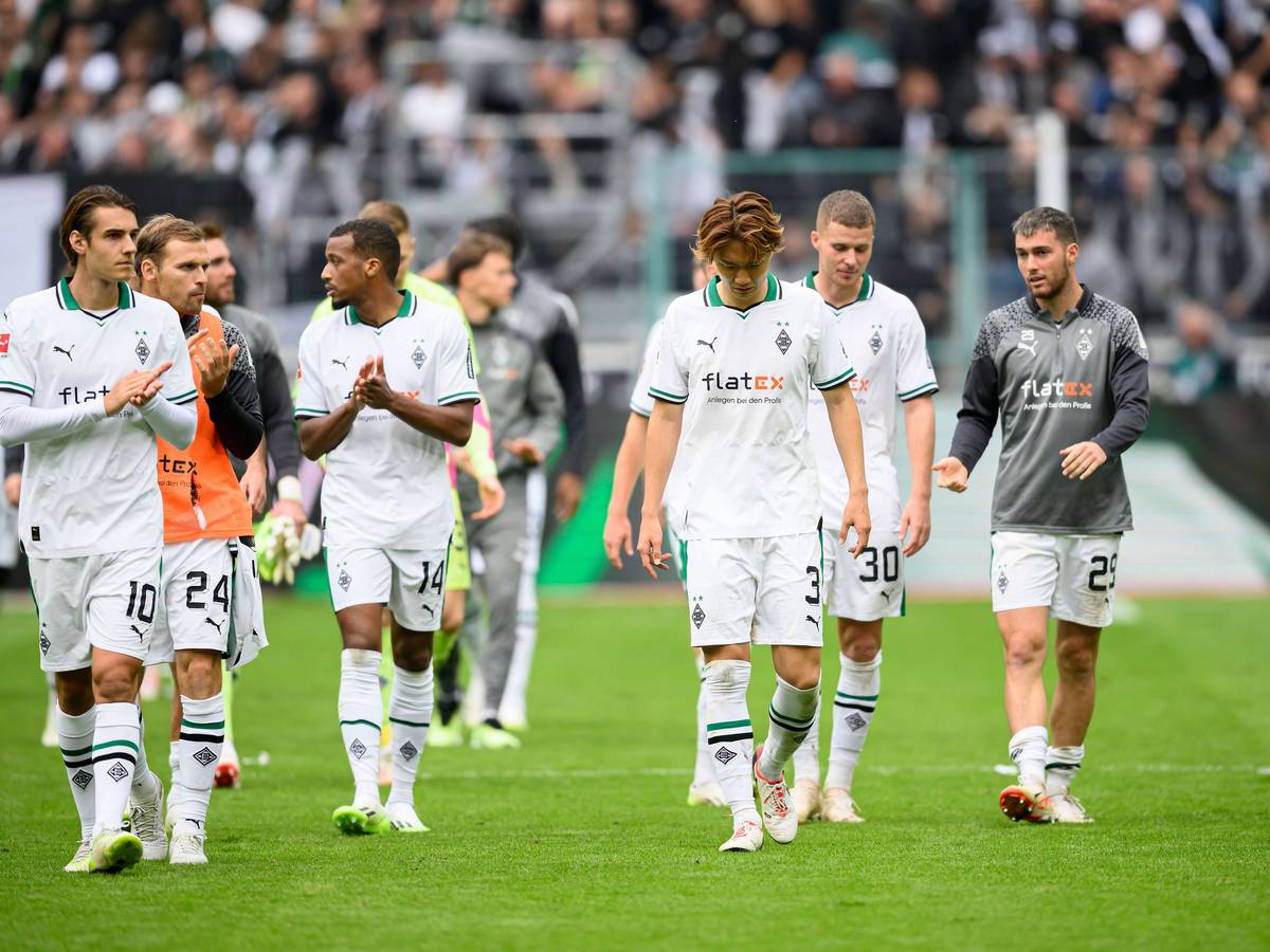 Die Borussia-Spieler bei einer Extrarunde im Stadion.