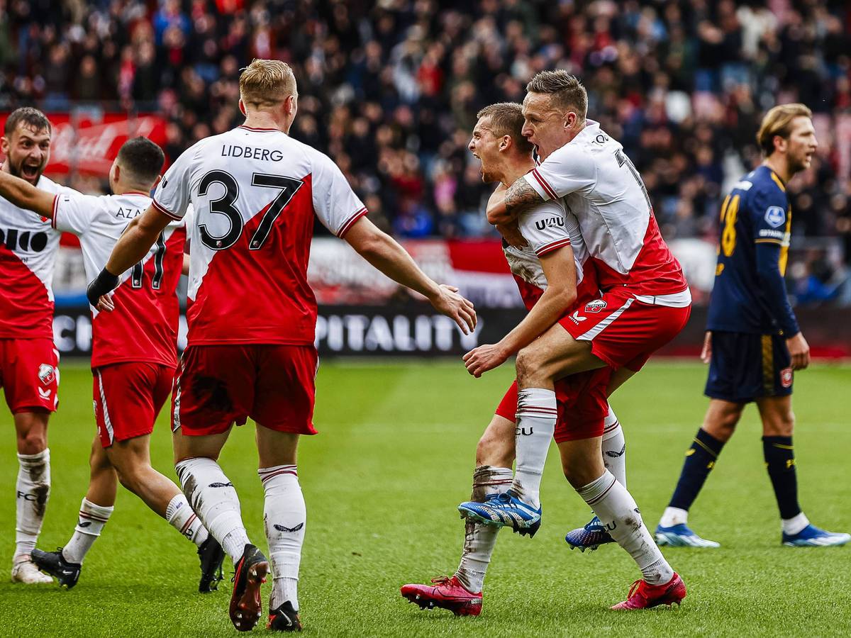 Die Spieler des FC Utrecht bejubeln einen Treffer