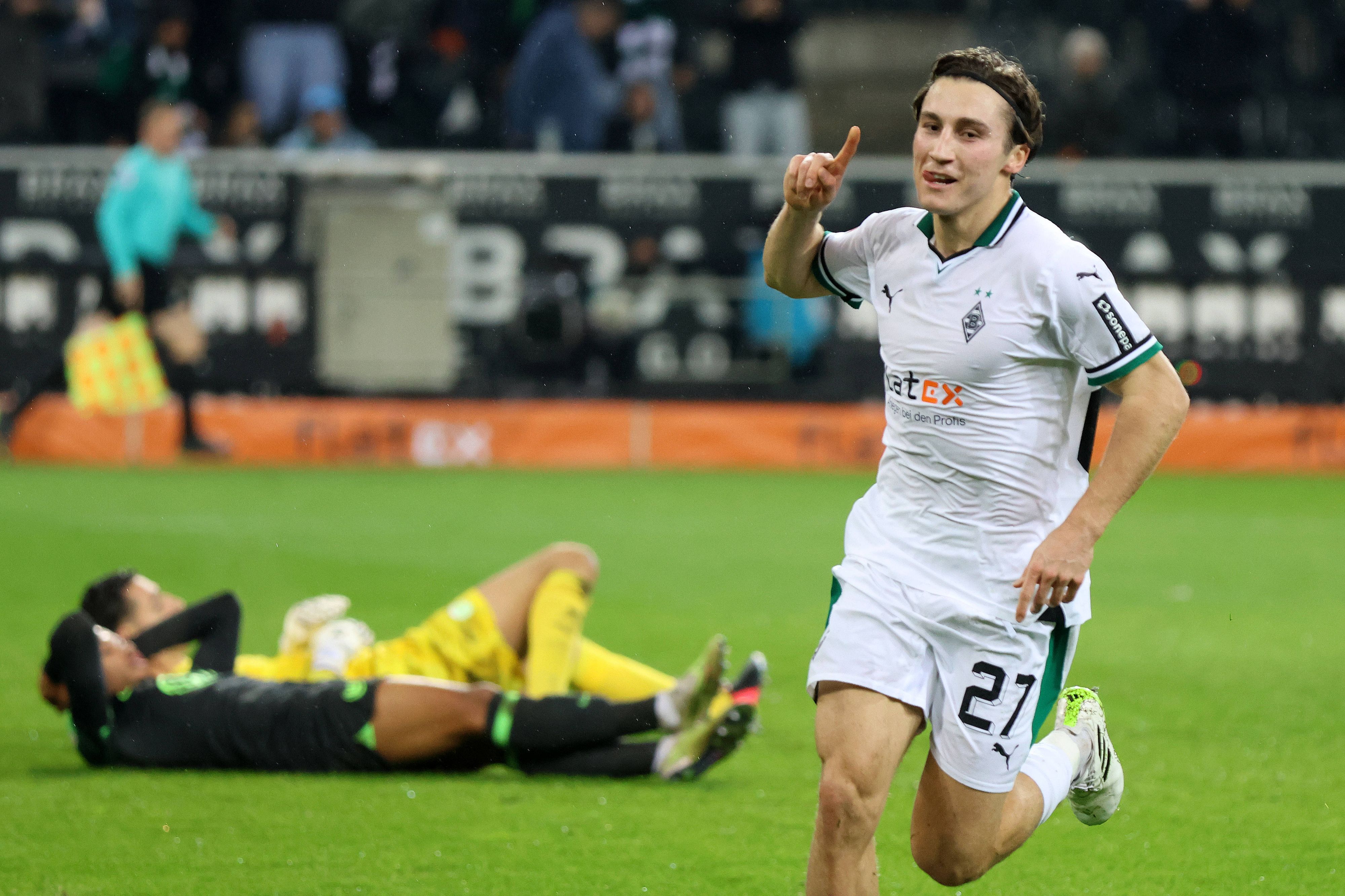Rocco Reitz beim Torjubel nach einem Tor gegen den VfL Wolfsburg.