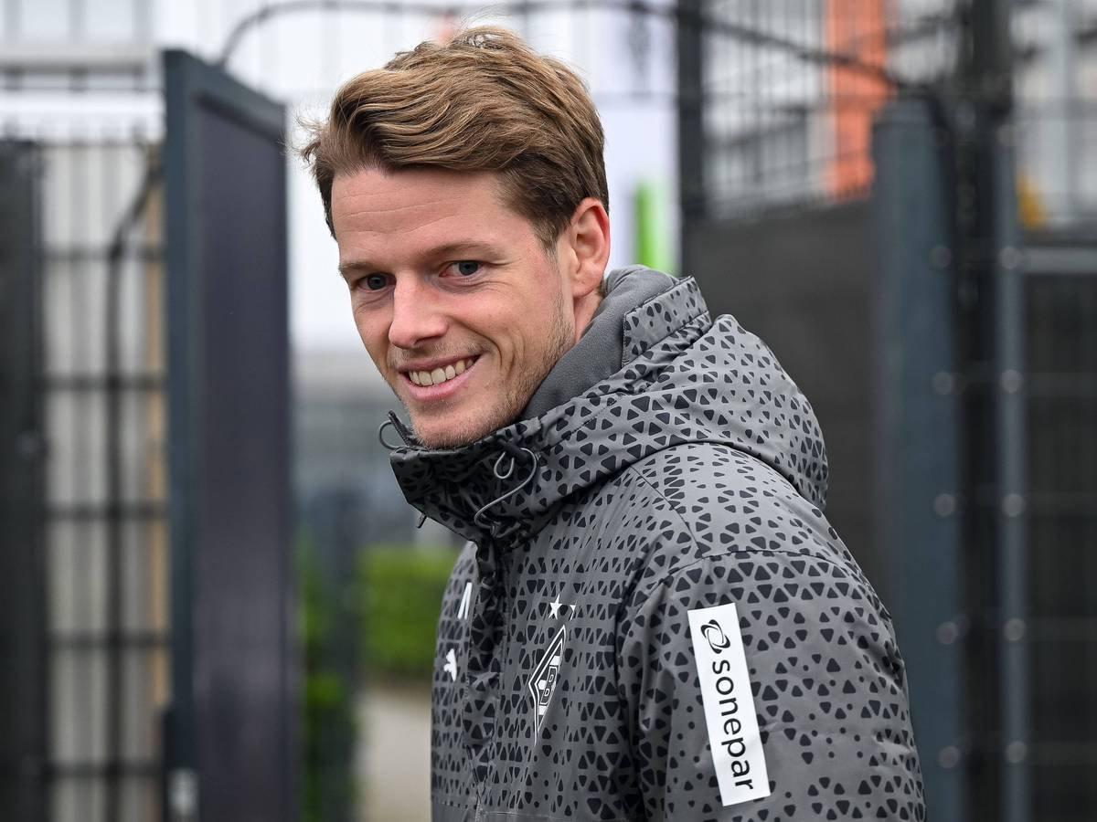 Jonas Omlin steht am Trainingsplatz noch Borussia Mönchengladbach.