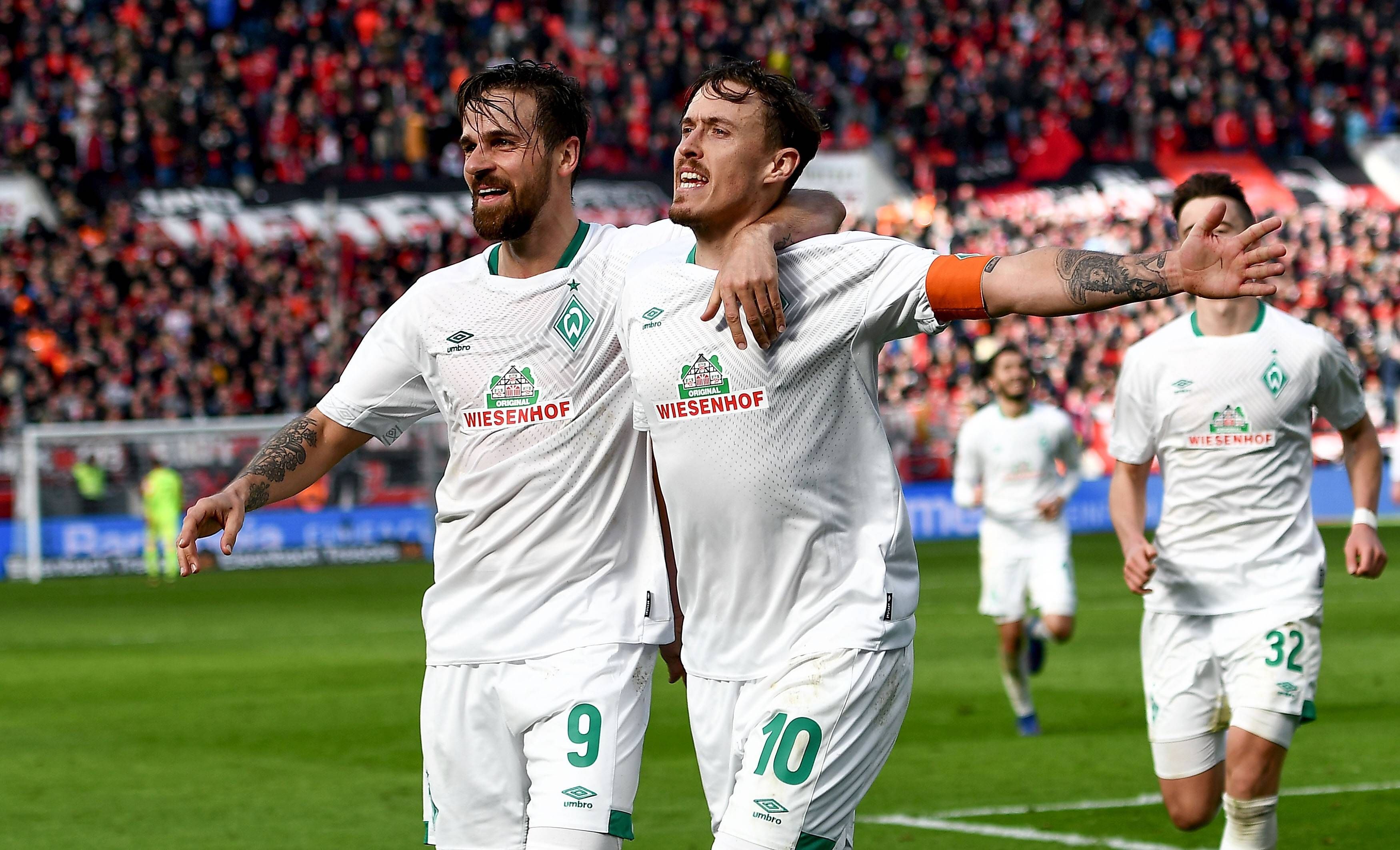Martin Harnik und Max Kruse beim Torjubel.
