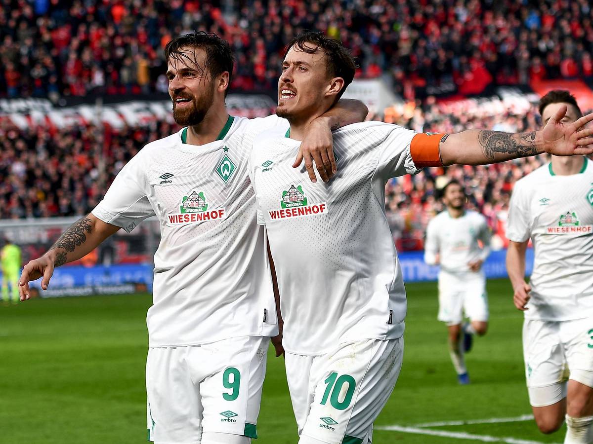 Martin Harnik und Max Kruse beim Torjubel.