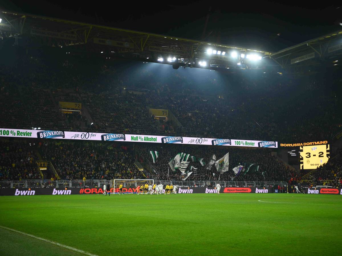 Der Signal-Iduna-Park beim Spiel zwischen dem BVB und Borussia Mönchengladbach.