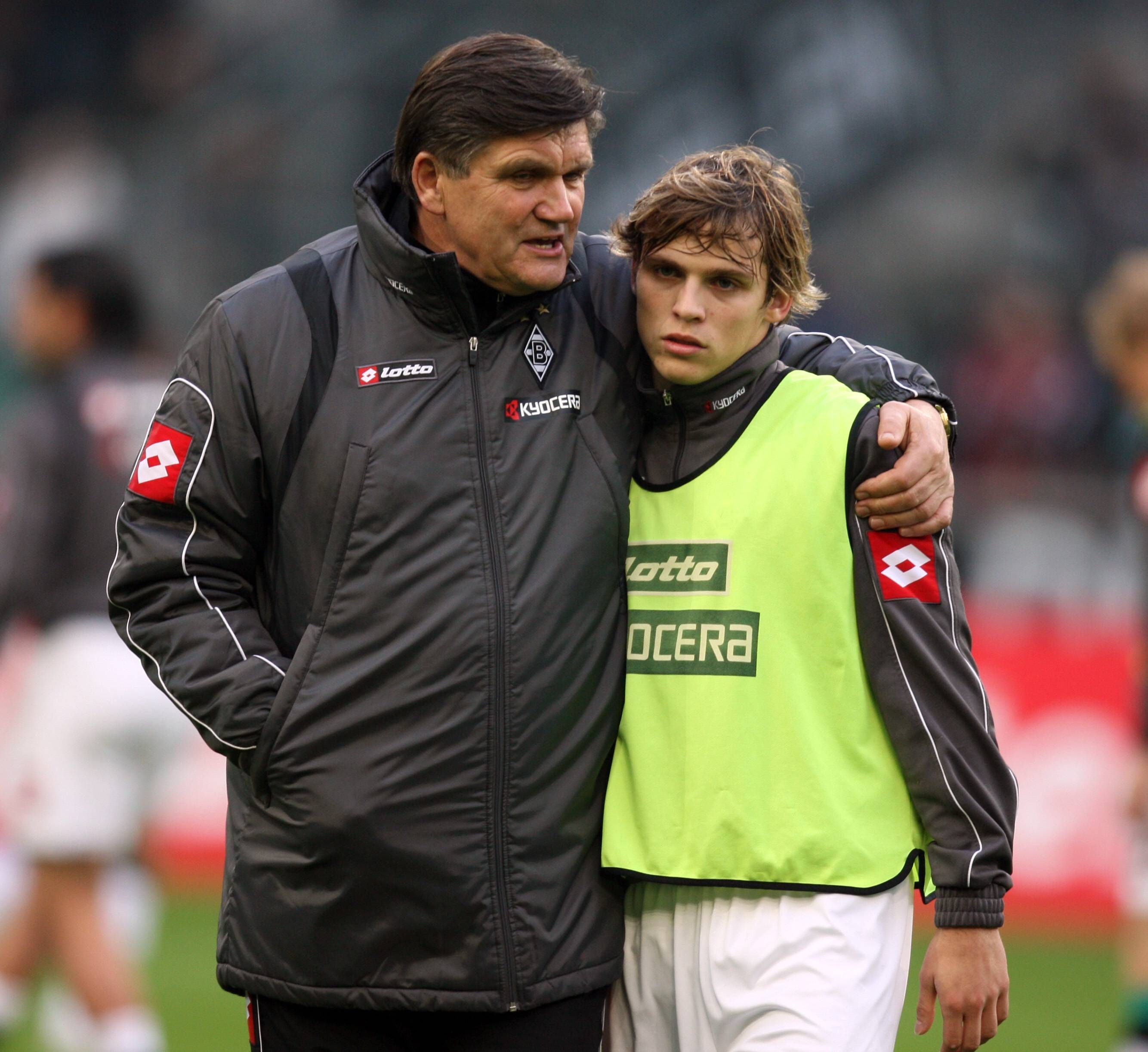 Hans Meyer spricht mit Tony Jantschke.