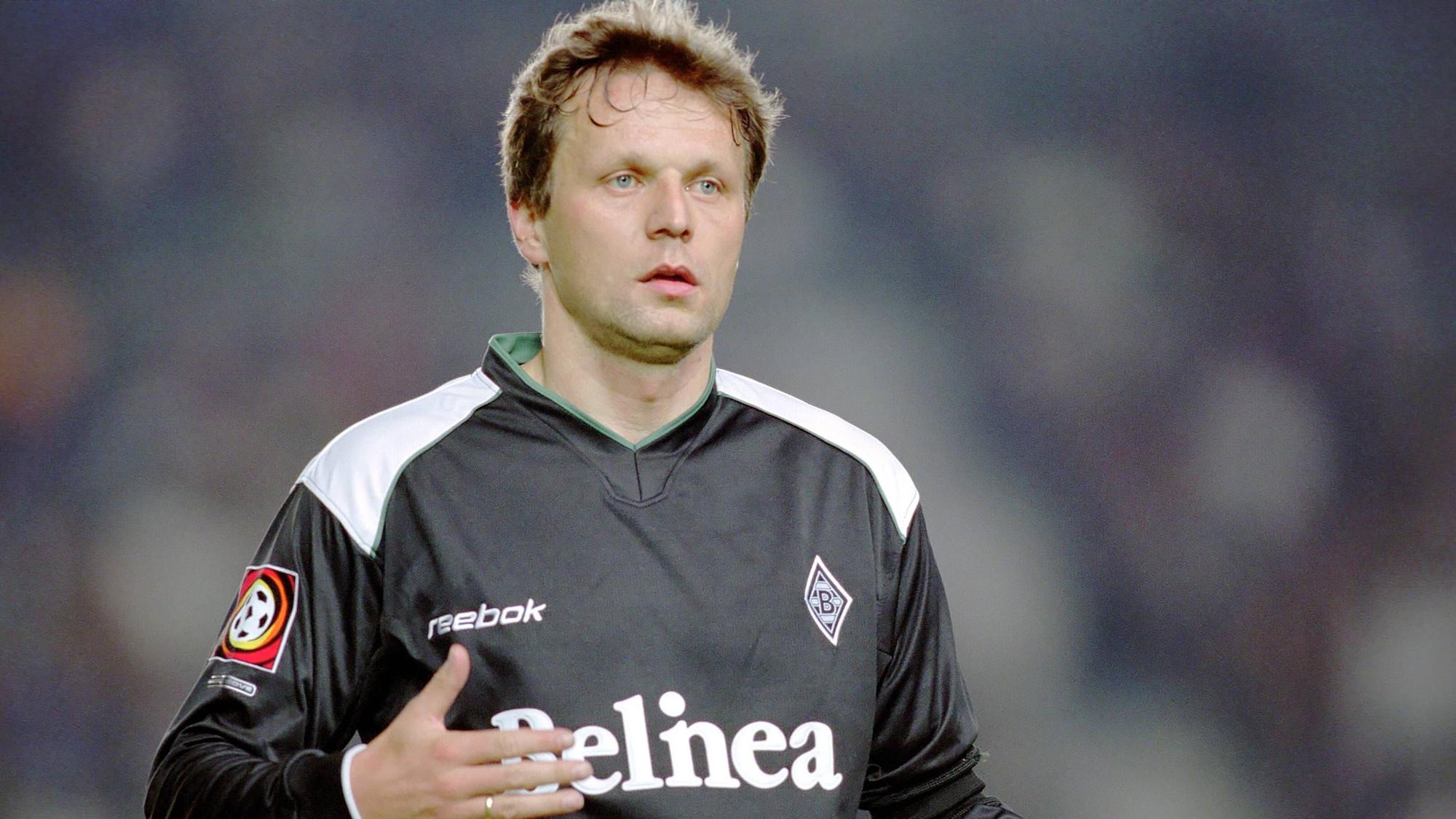 Marcel Witeczek im schwarzen Auswärtstrikot von Borussia Mönchengladbach.