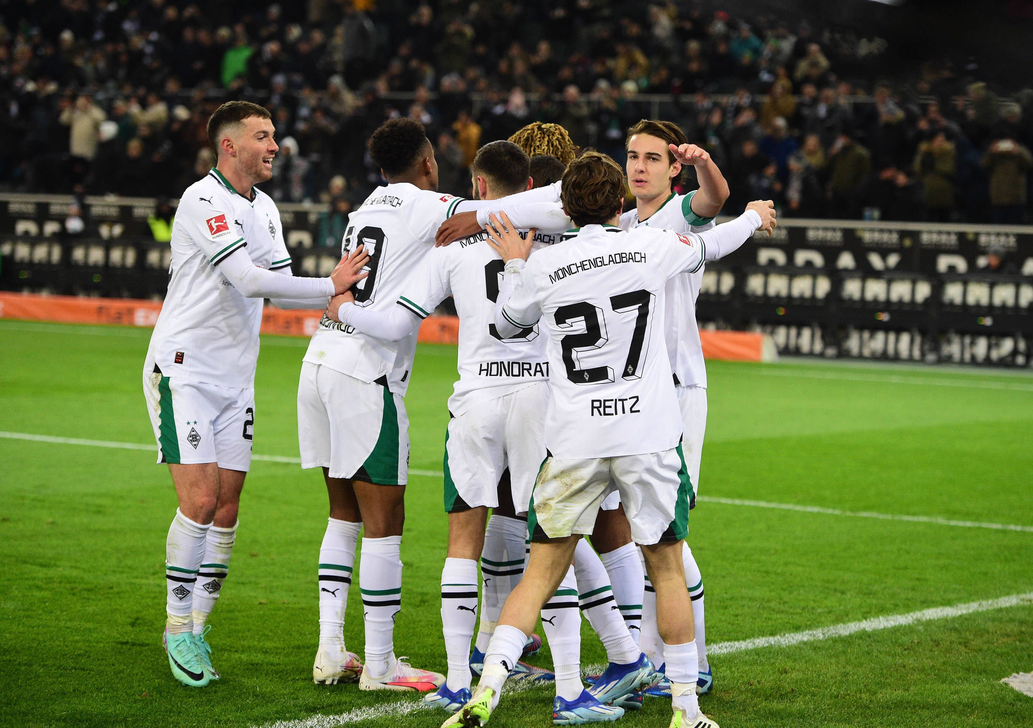 Die Borussia-Spieler bejubeln einen Treffer.
