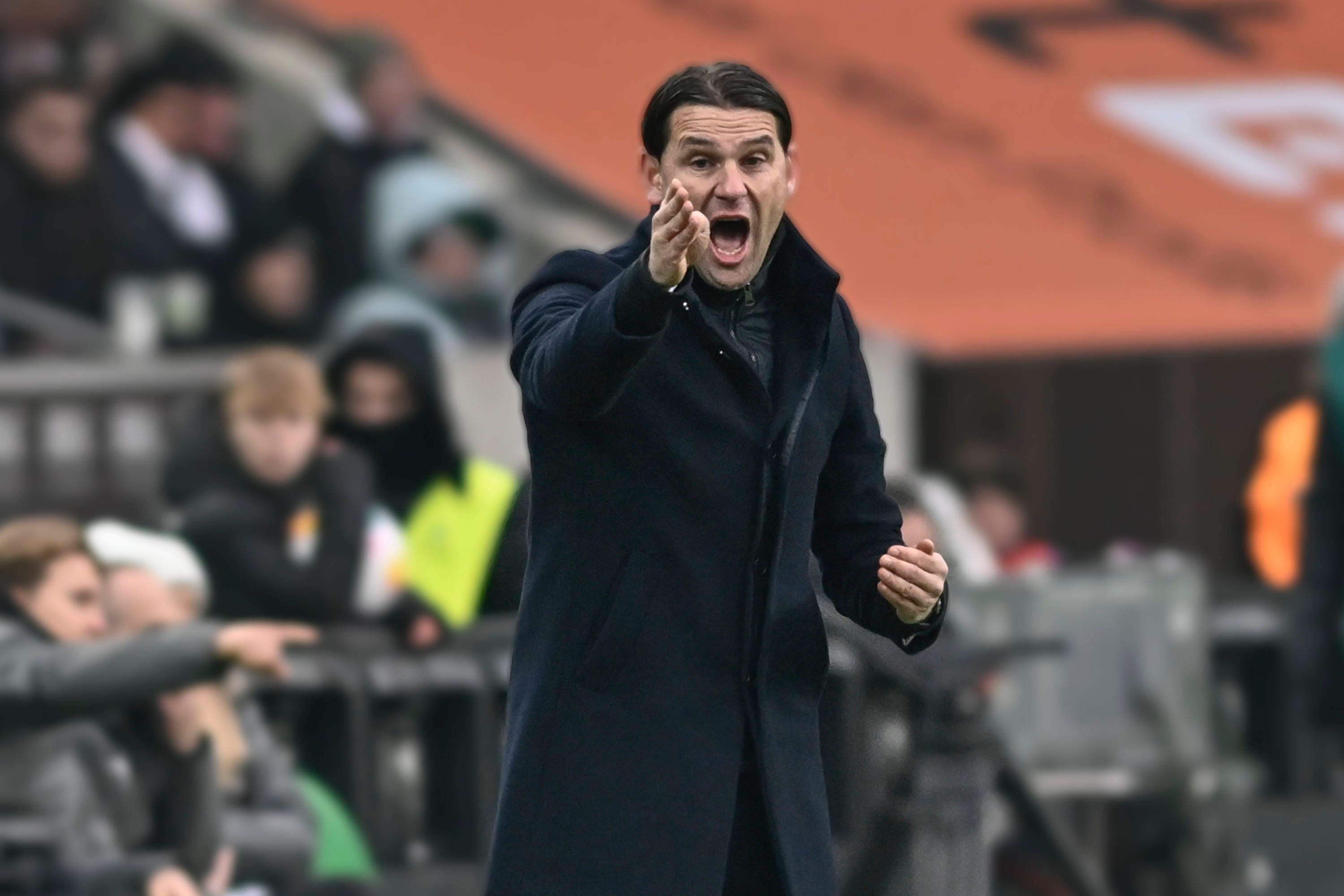 Gerardo Seoane gibt beim Borussia-Sieg gegen Hoffenheim Anweisungen.