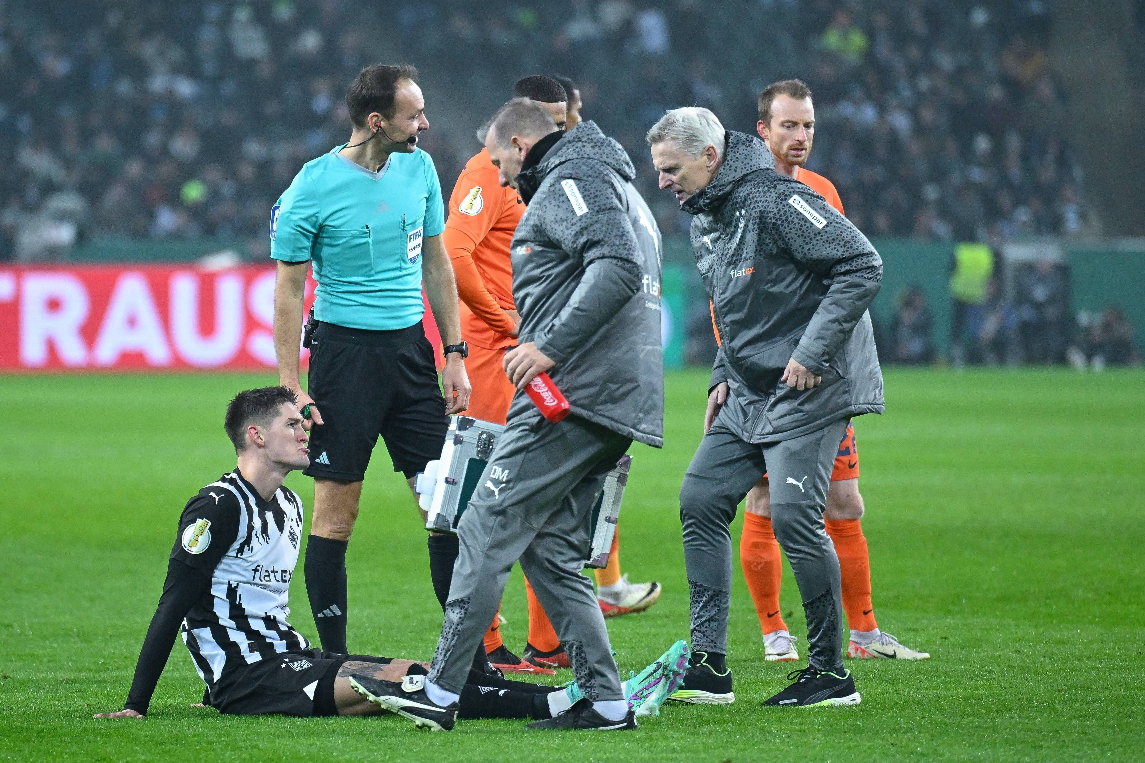 Tomas Cvancara wird behandelt.