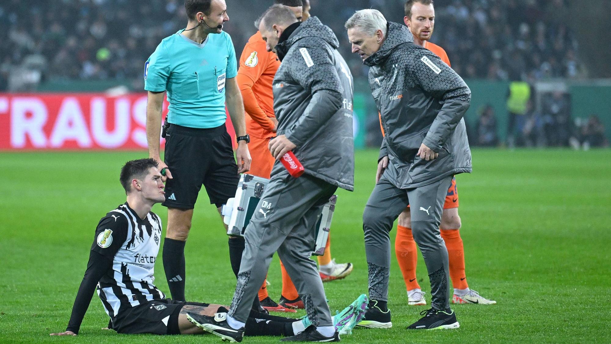 Tomas Cvancara wird behandelt.