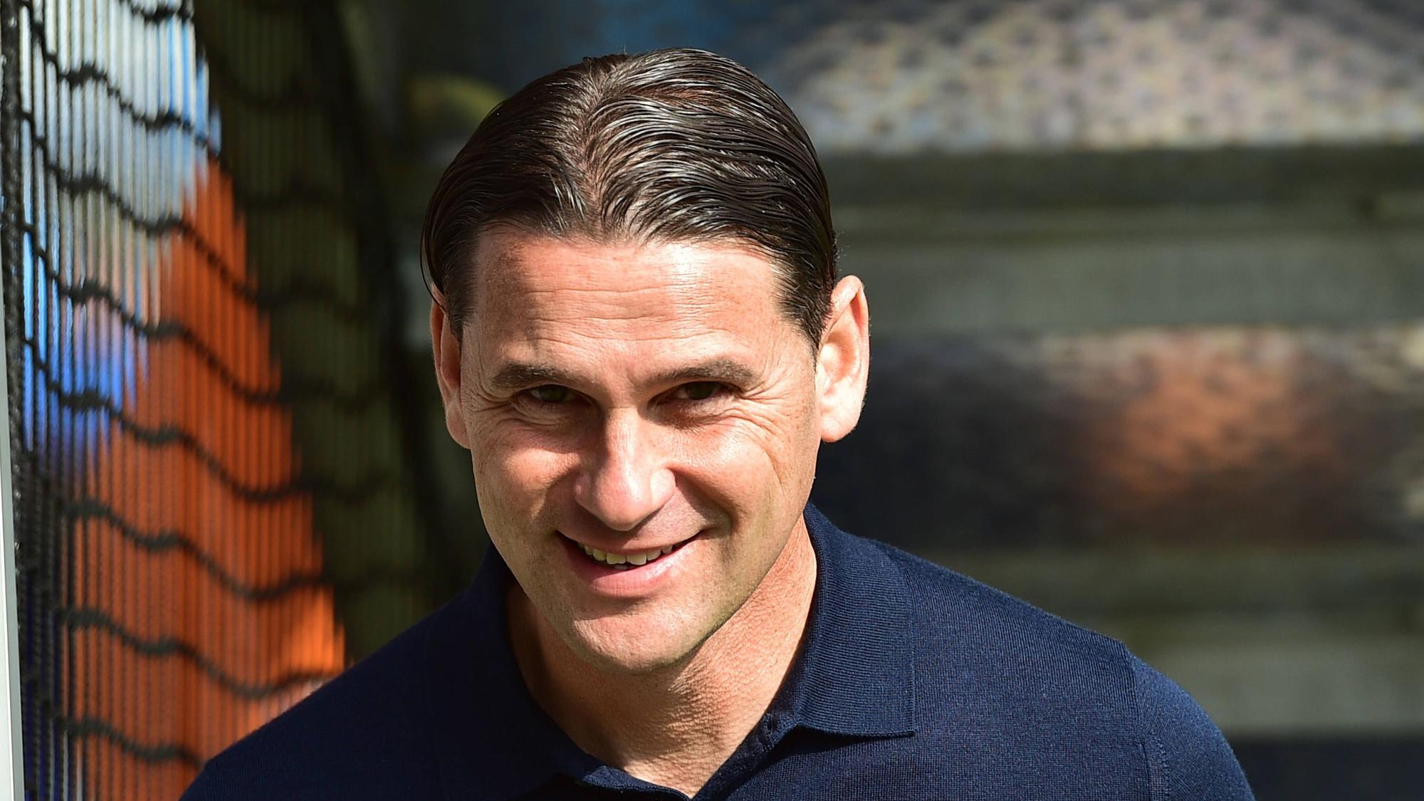 Gerardo Seoane lächelt in die Kamera.