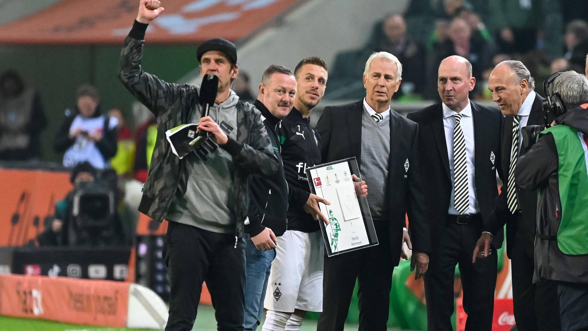 Stadionsprecher und Chef-Etage von Borussia Mönchengladbach würdigen Patrick Herrmann für 400 Gladbach-Spiele.