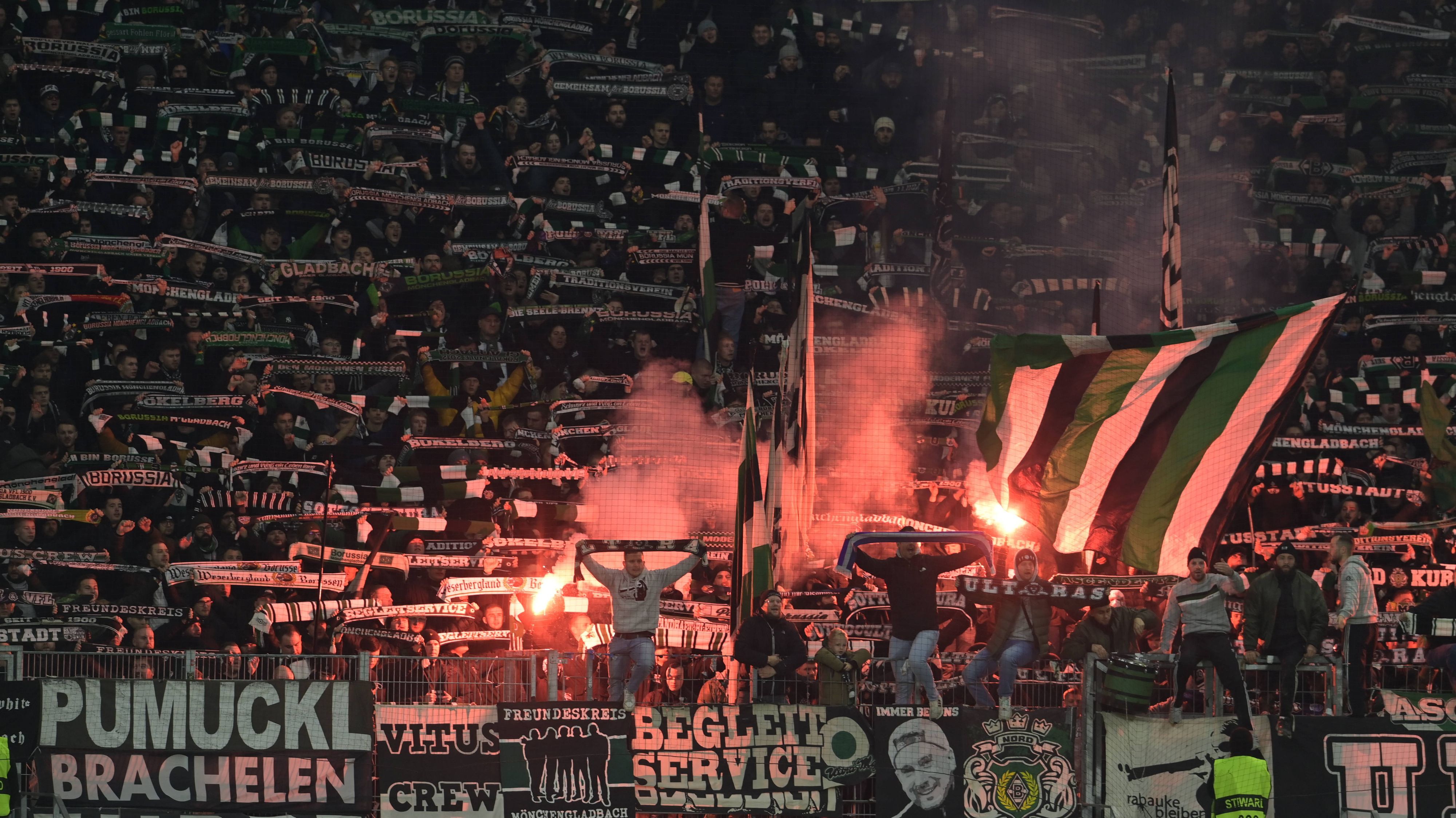 Fans von Borussia Mönchengladbach nach Spielende.