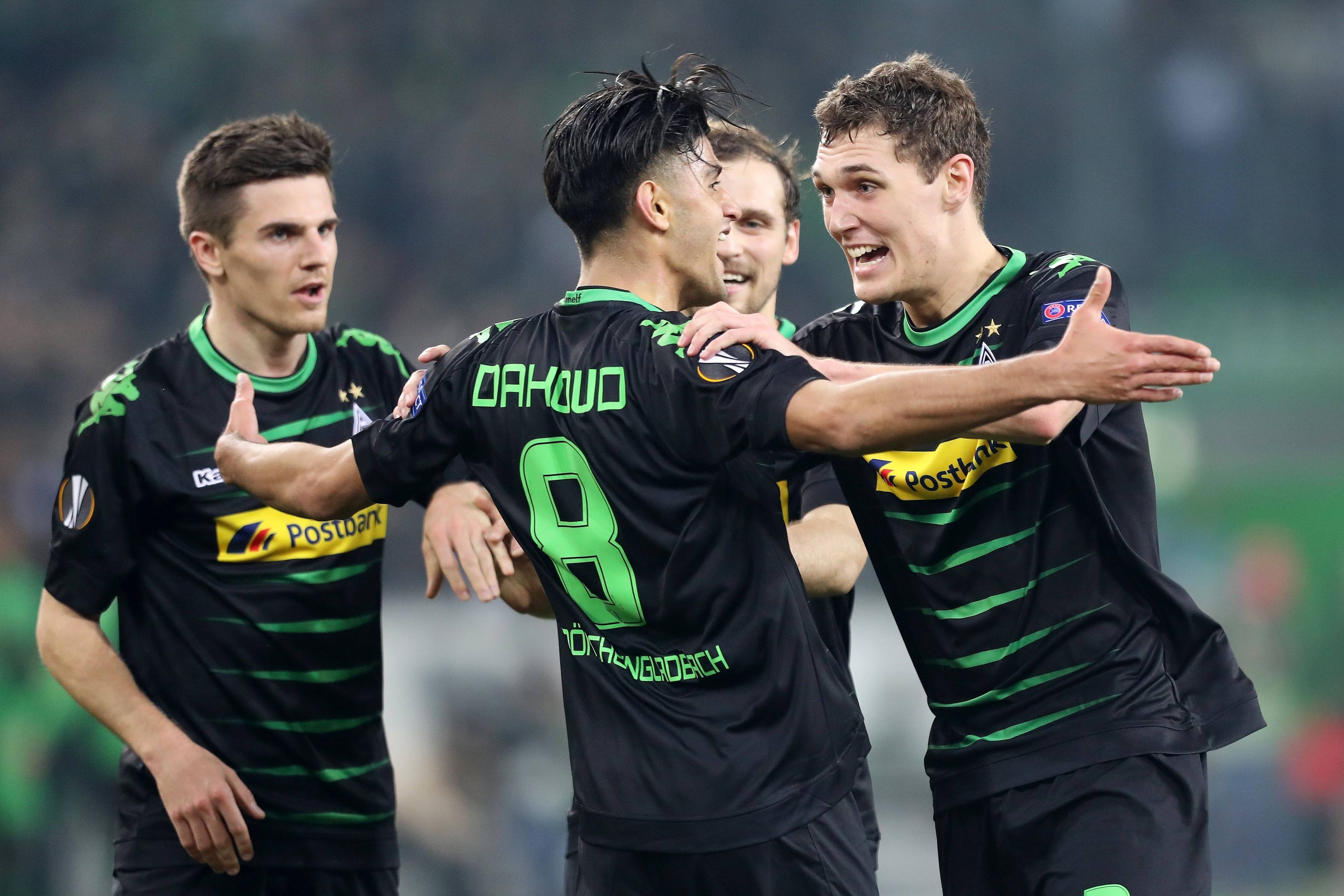 Spieler von Borussia Mönchengladbach bejubeln einen Treffer in der Europa League.