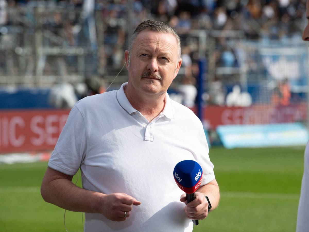 Sport-Geschäftsführer von Borussia Mönchengladbach vor einem Sky-Interview.