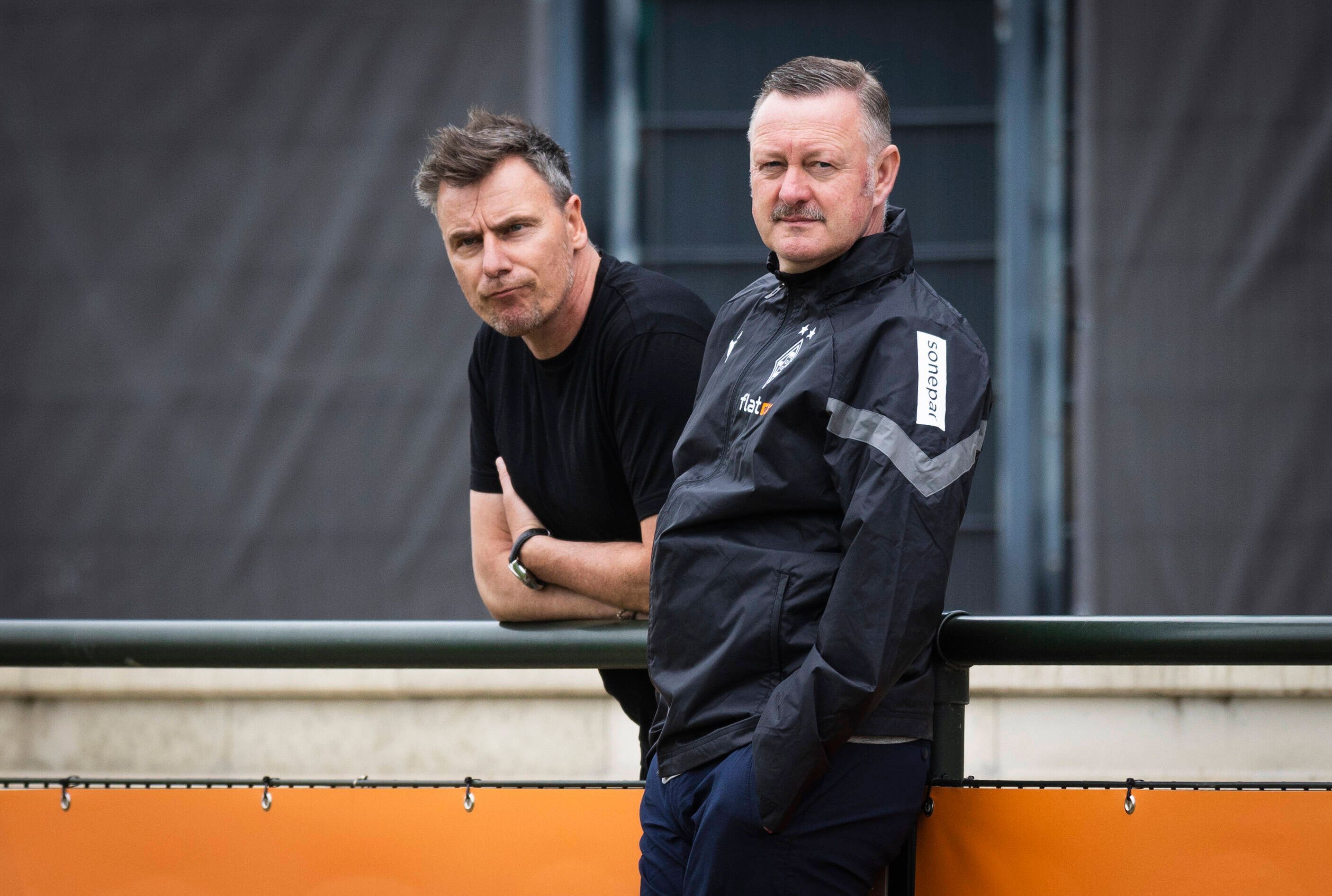 Steffen Korell und Roland Virkus am Trainingsplatz.