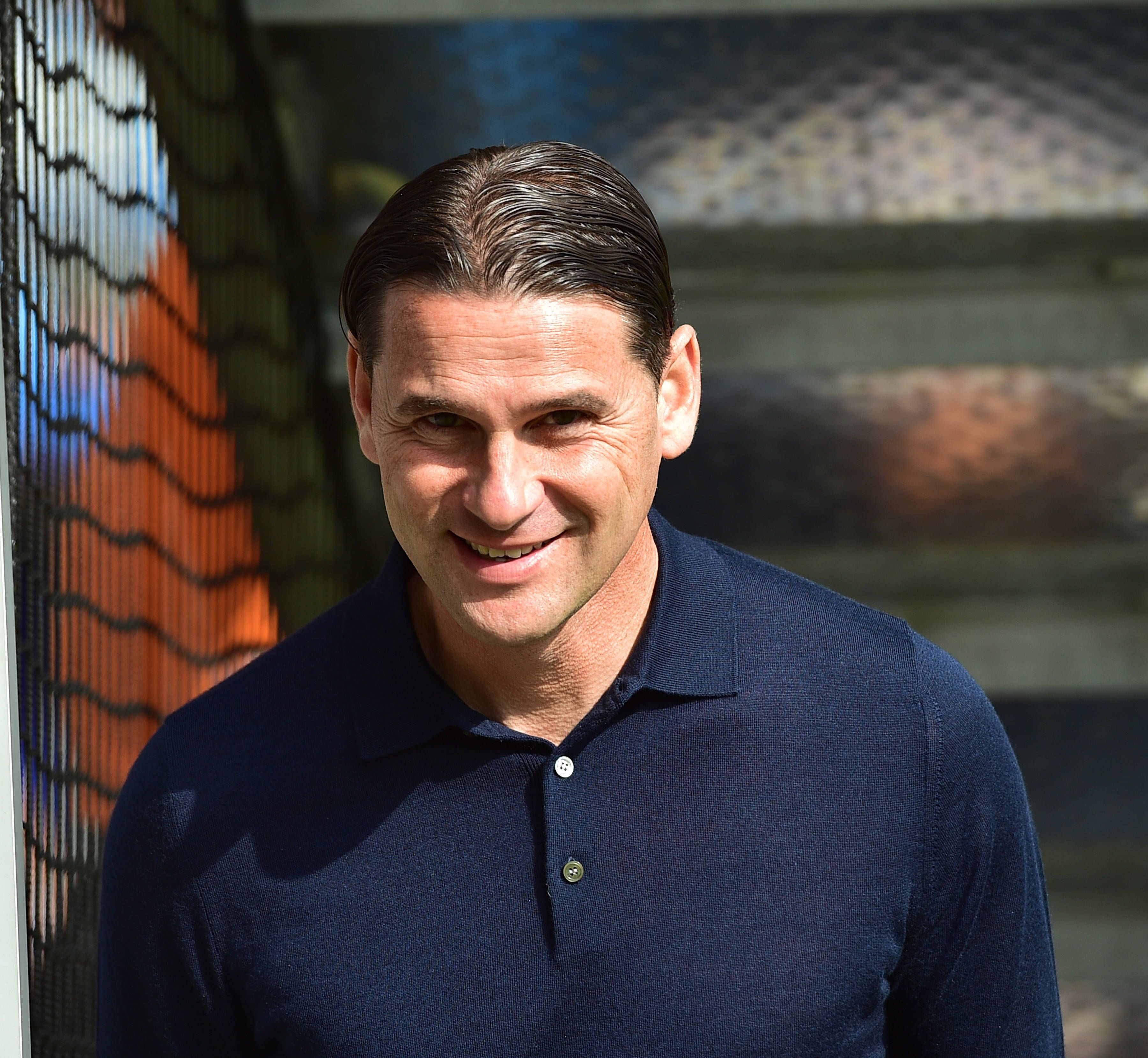 Gerardo Seoane lächelt in die Kamera.