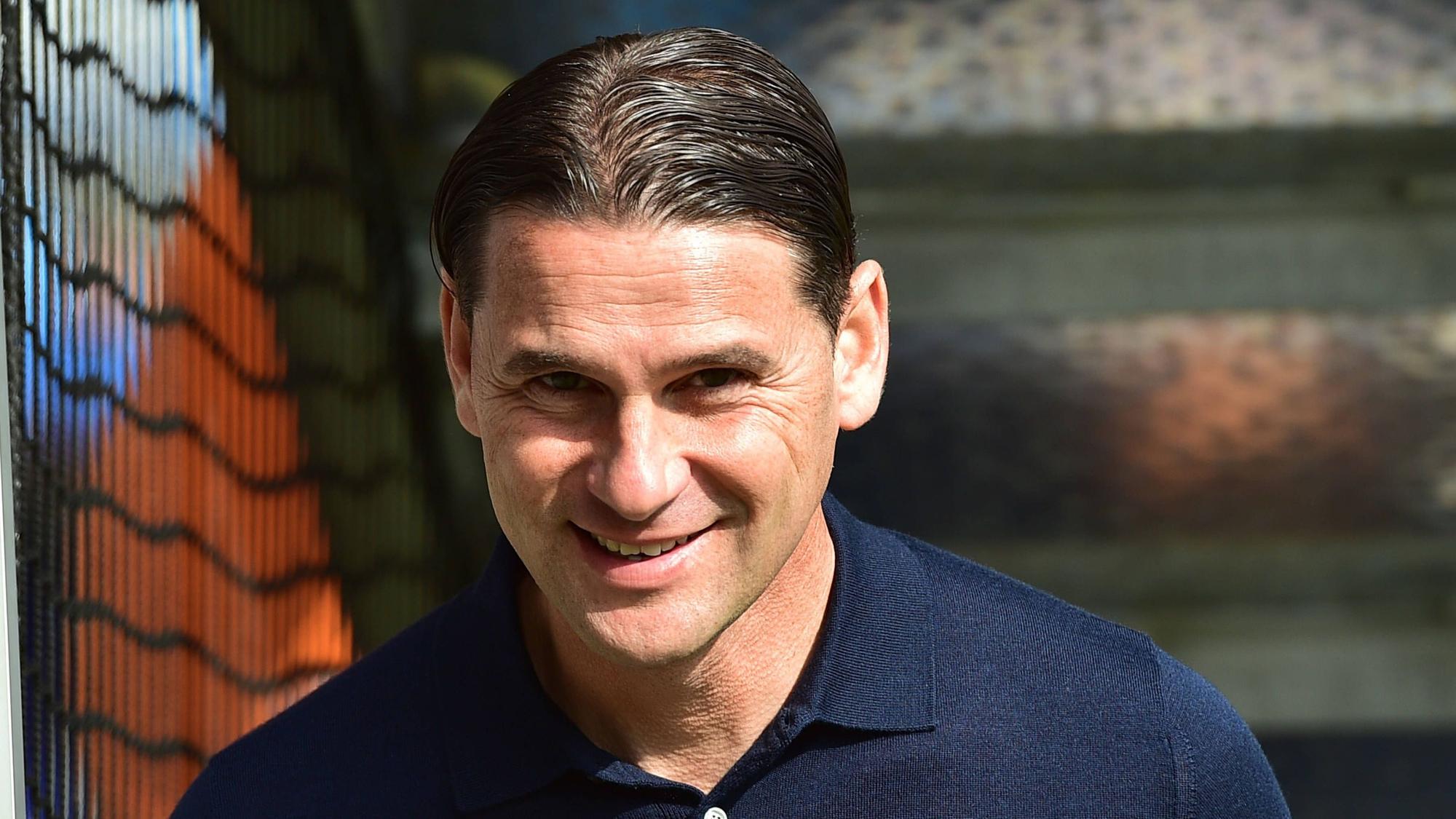 Gerardo Seoane lächelt in die Kamera.