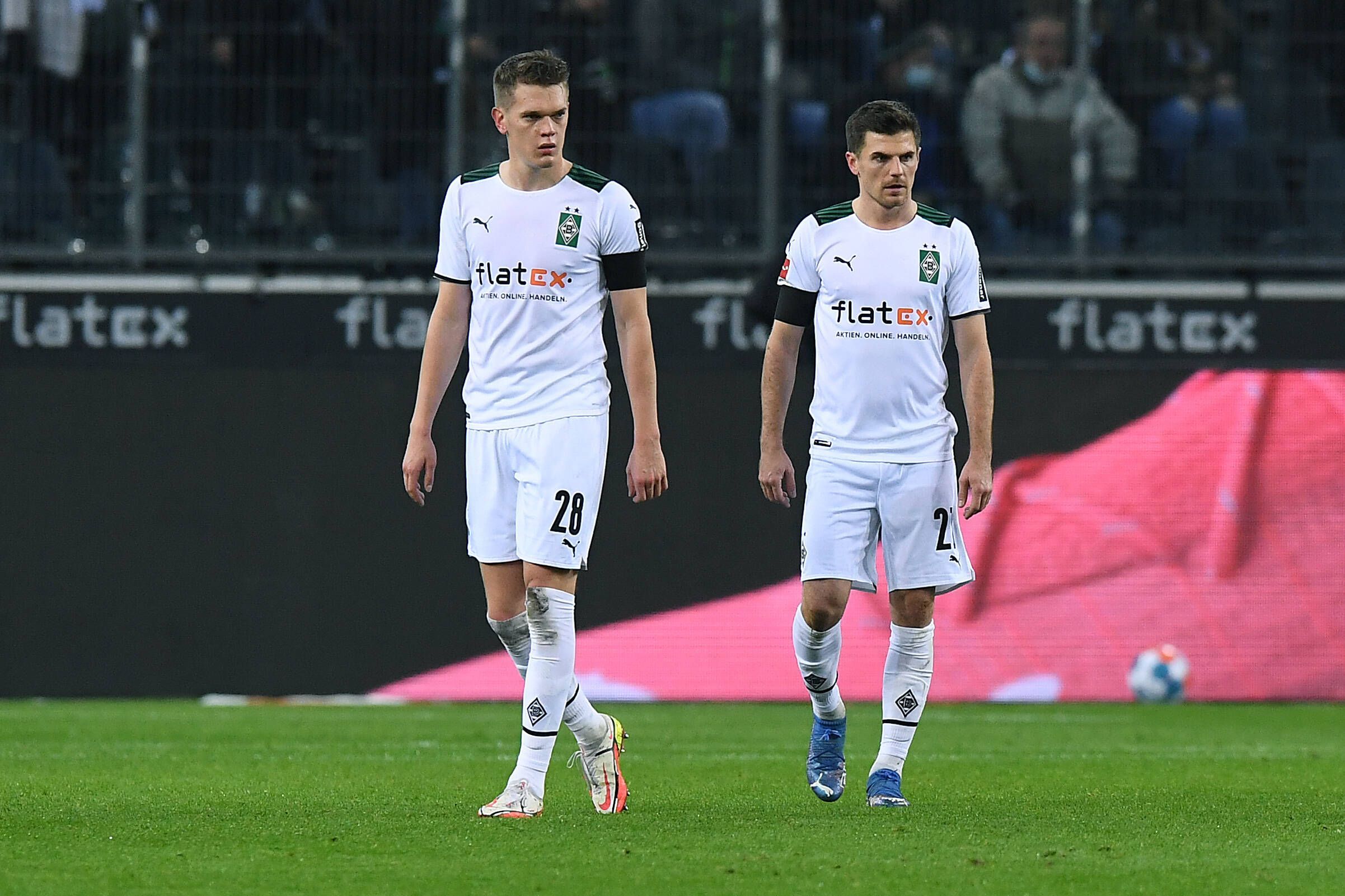 Matthias Ginter und Jonas Hofmann im Gladbach-Trikot nebeneinander.