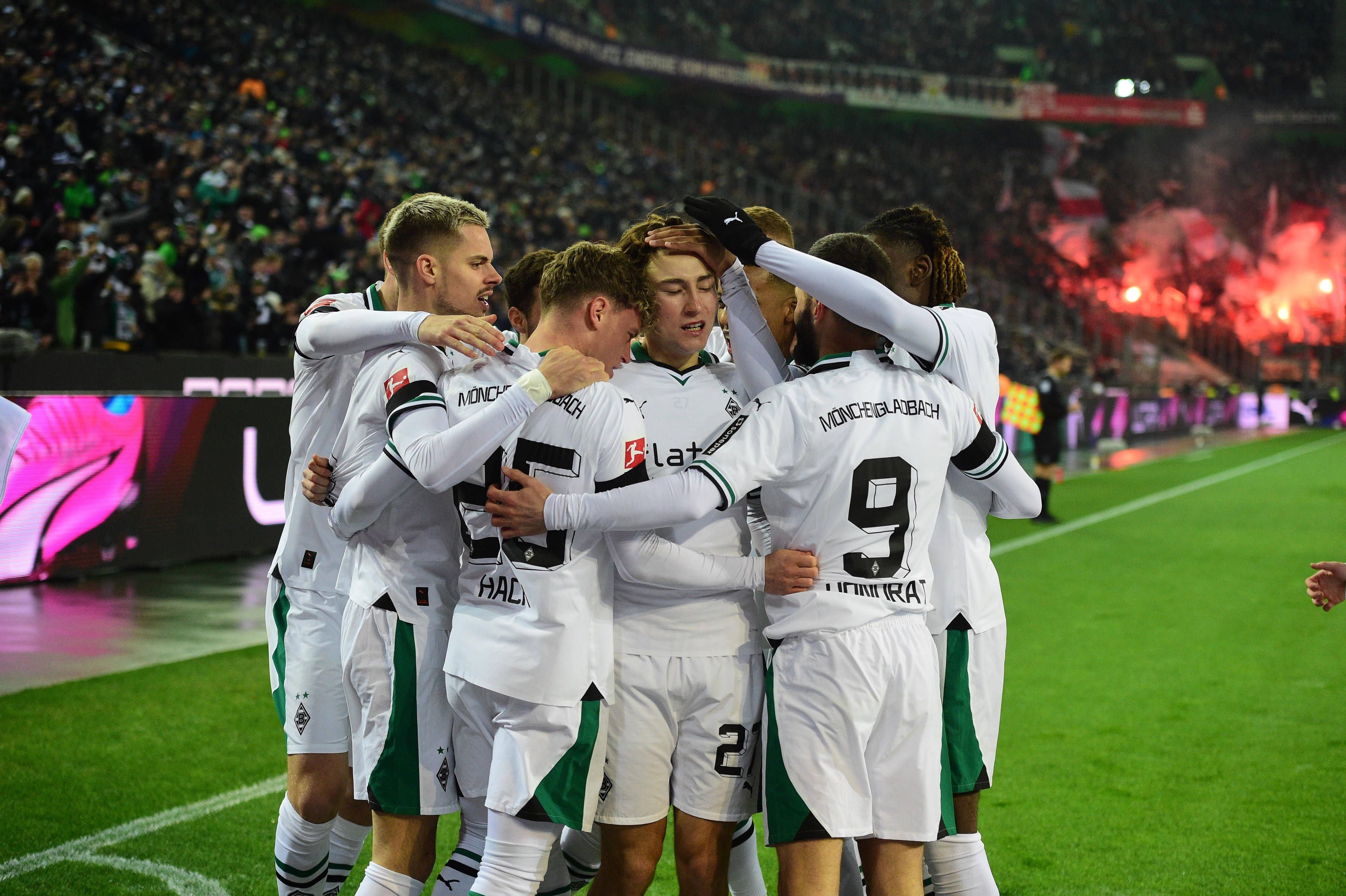 Die Borussia-Spieler beim Torjubel.