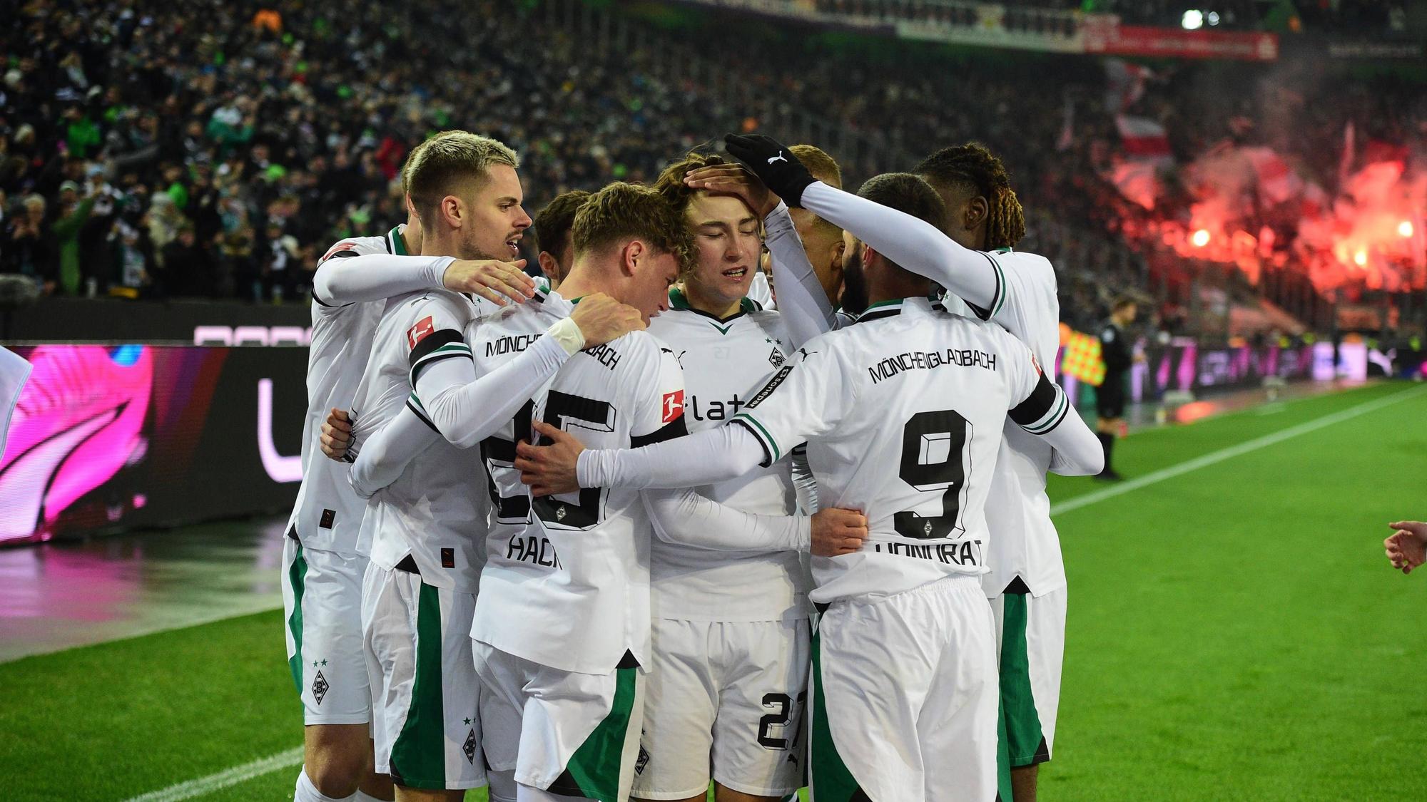 Die Borussia-Spieler beim Torjubel.