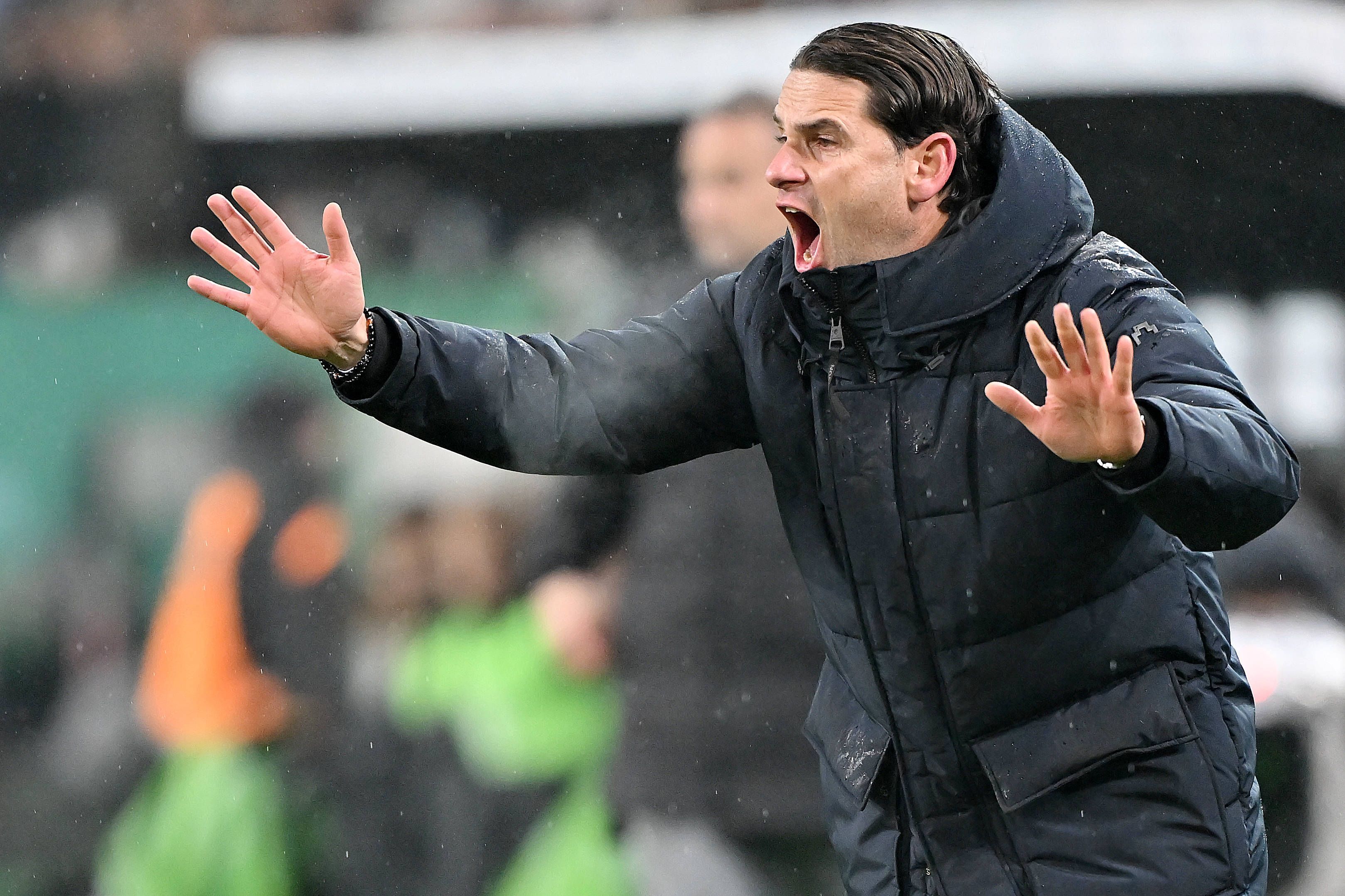 Gerardo Seoane gibt energetisch Anweisungen.