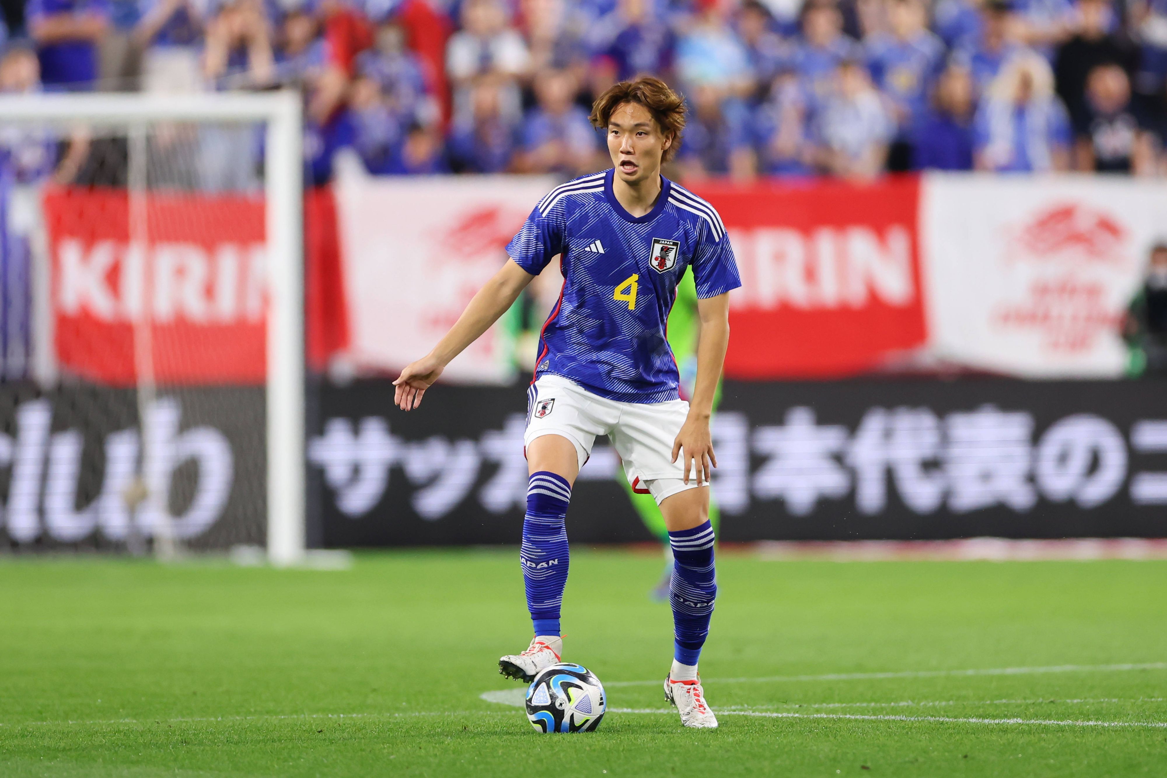 Ko Itakura im blauen Japan-Trikot.