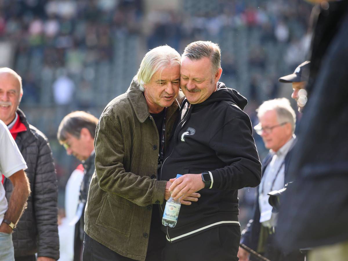 Christian Kulik und Roland Virkus im innigen Austausch.
