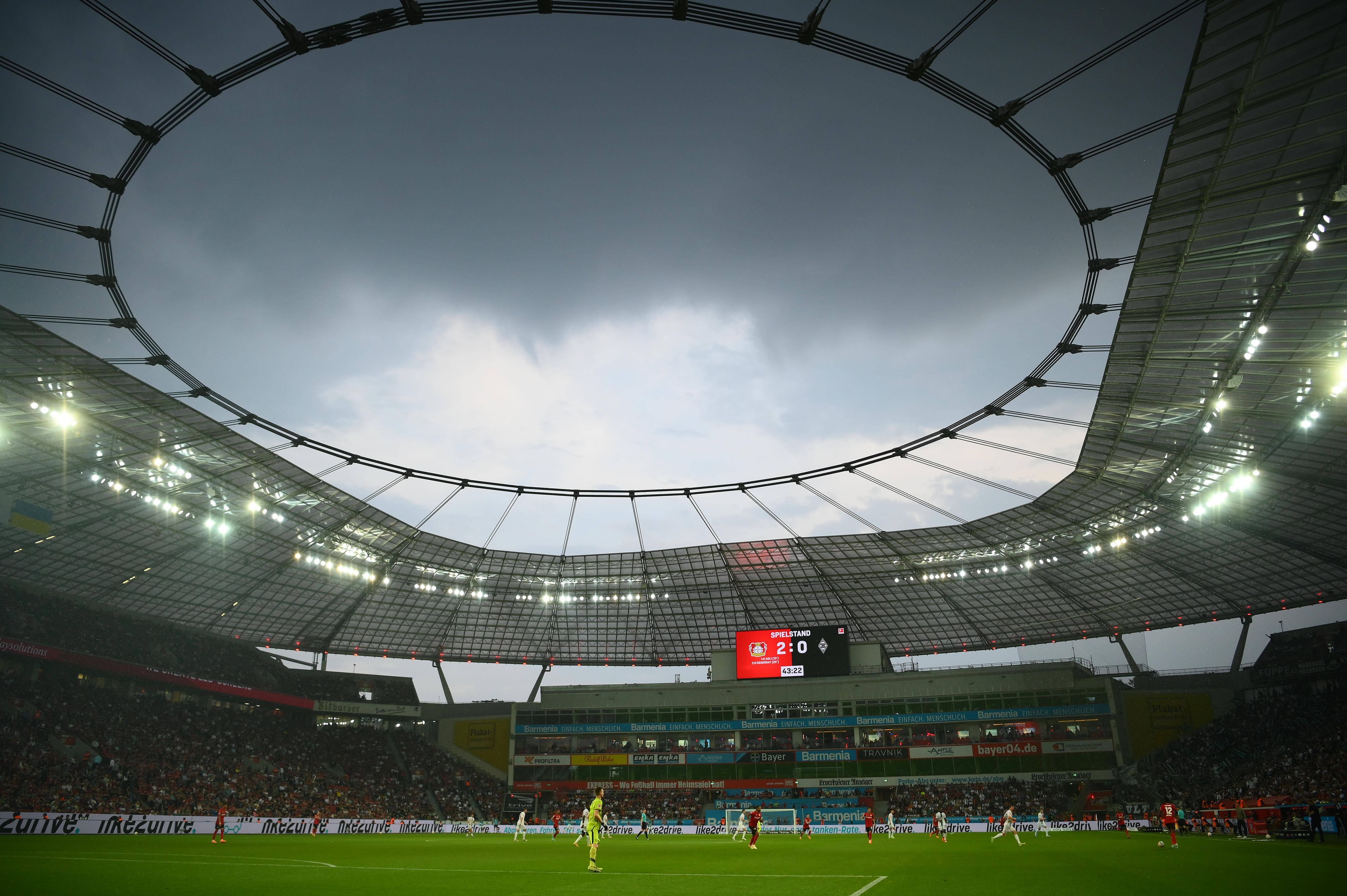 Die BayArena bei einem Heimspiel.