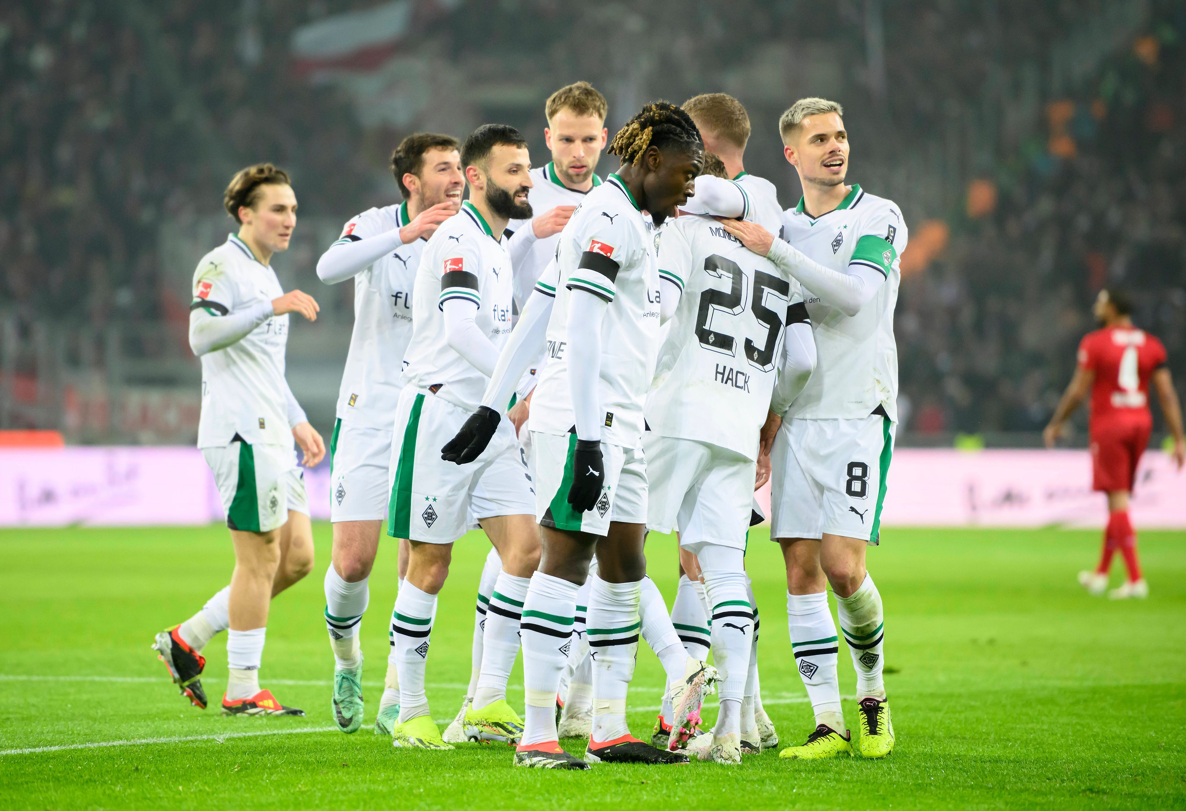 Borussia-Spieler beim Torjubel.