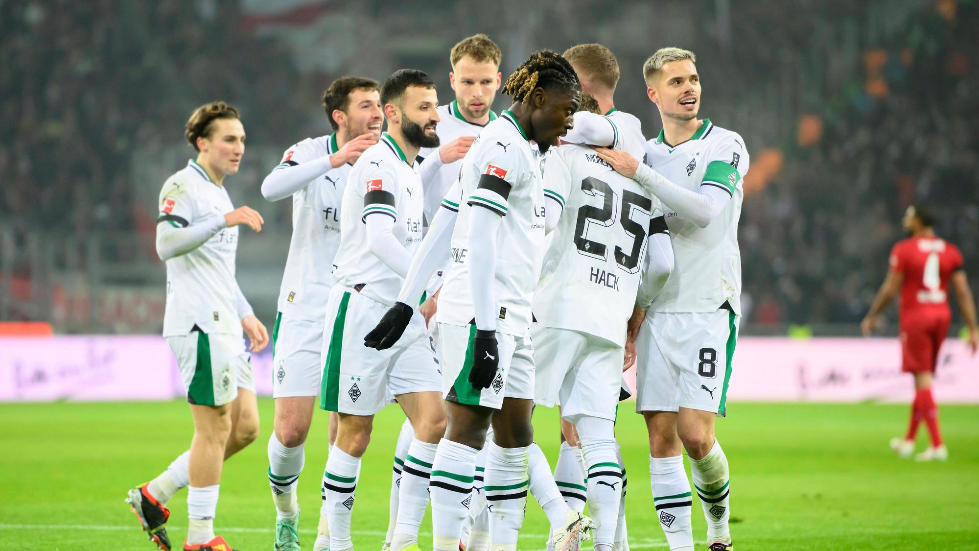 Borussia-Spieler beim Torjubel.