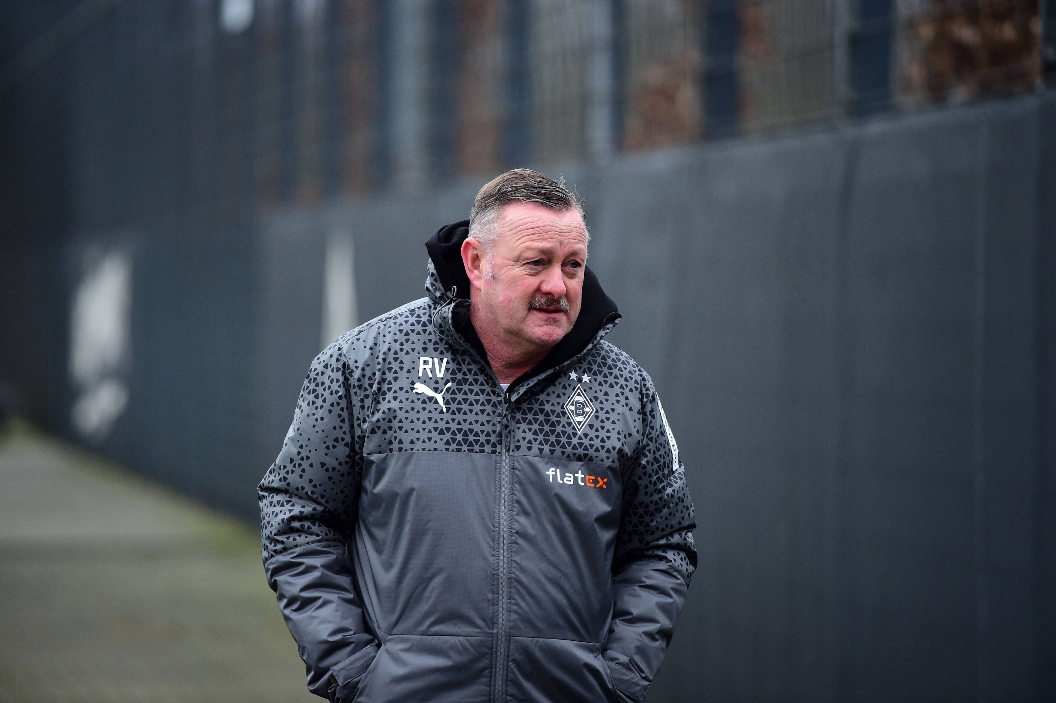 Roland Virkus am Trainingsplatz.