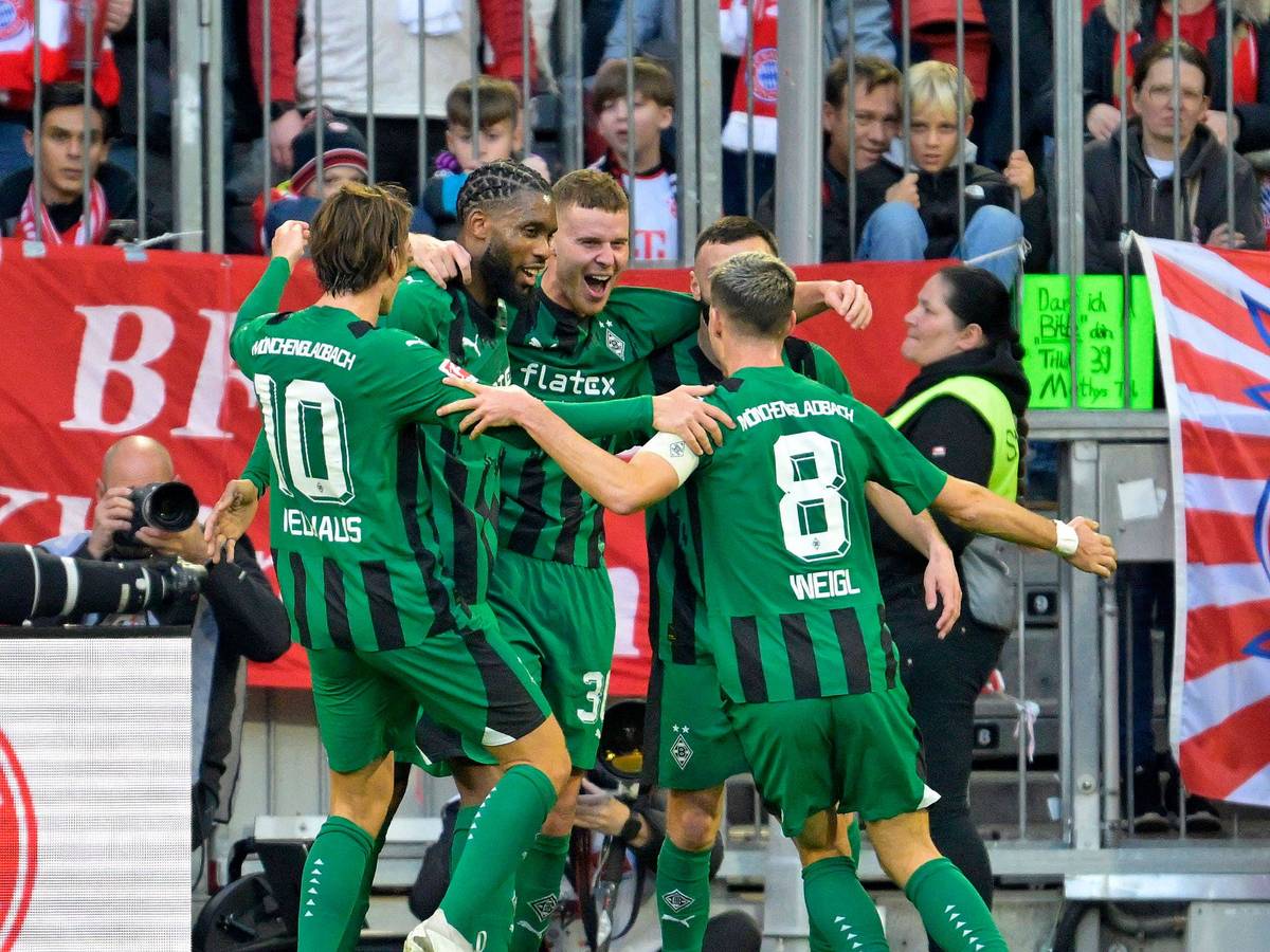 Spieler von Borussia Mönchengladbach beim Torjubel.