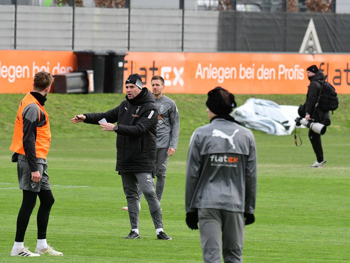 Gerardo Seoane mit Anweisungen.