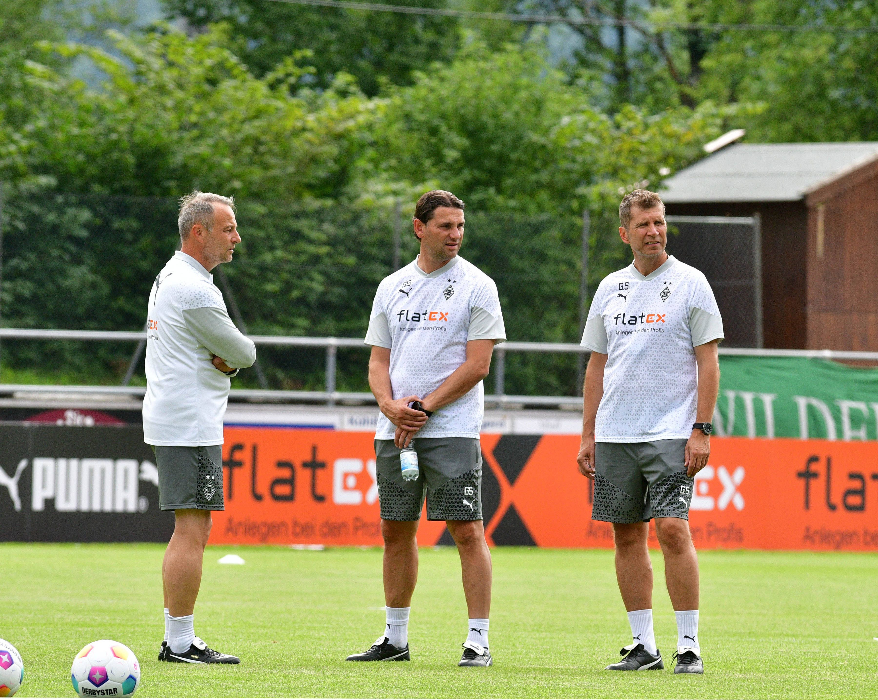 Guido Streichsbier mit Gerardo Seoane auf dem Trainingsplatz.