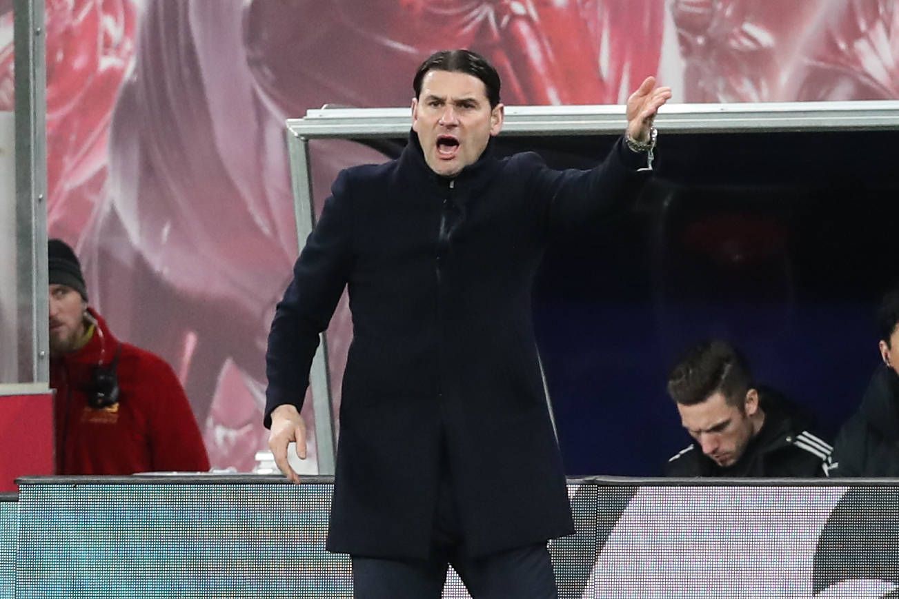 Gerardo Seoane gestikuliert.