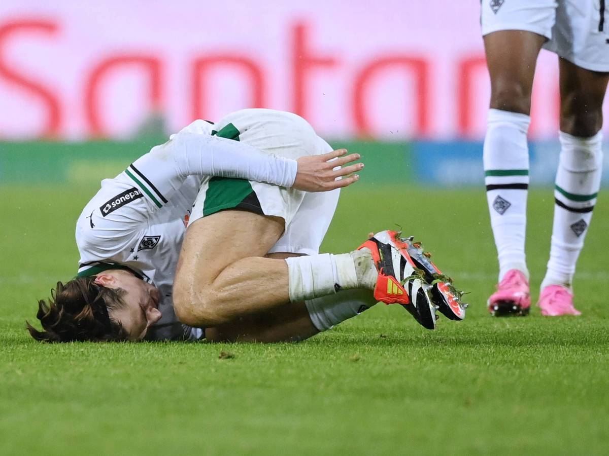 Gerardo Seoane liegt auf dem Boden.