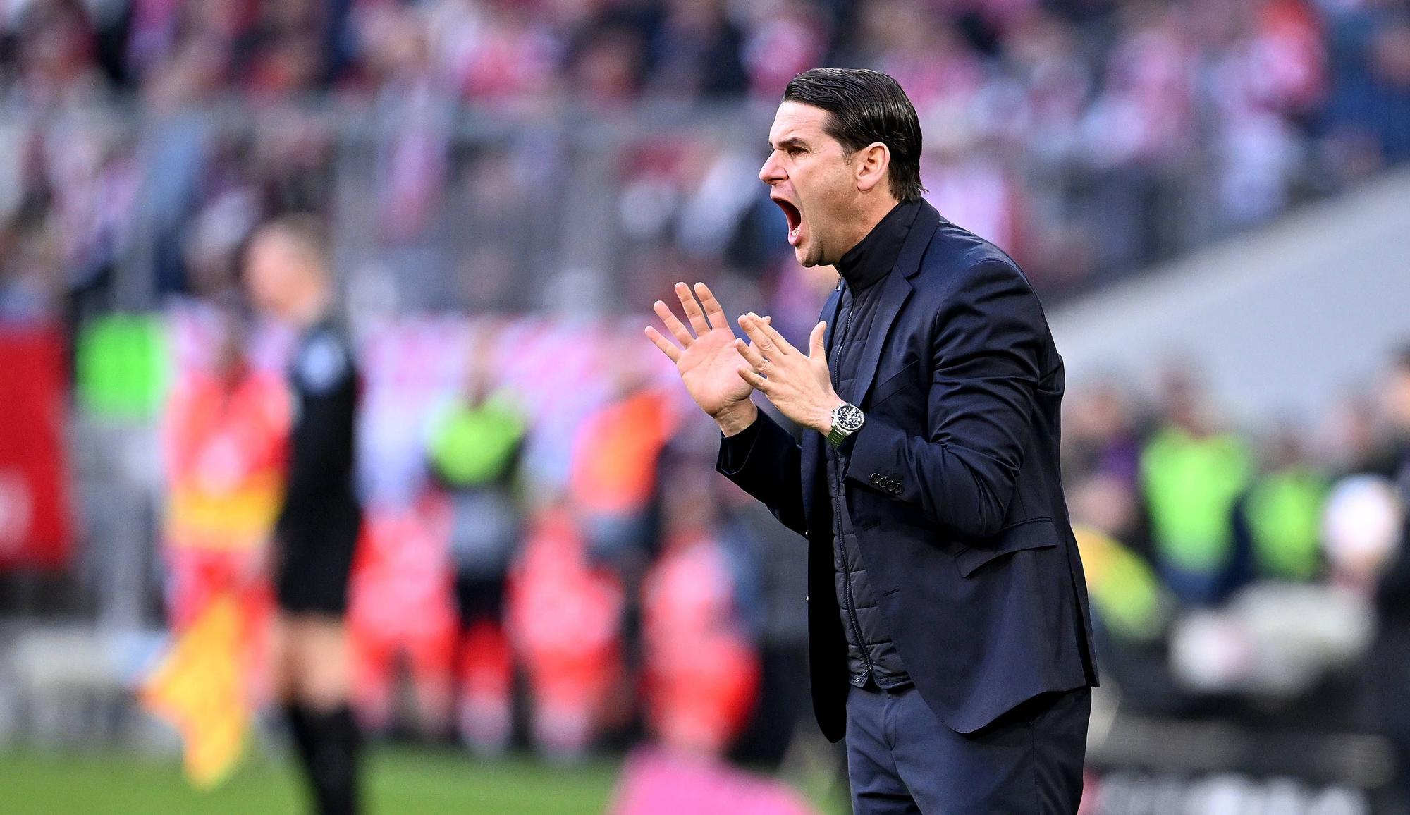 Gerardo Seoane gibt lautstark Anweisungen.