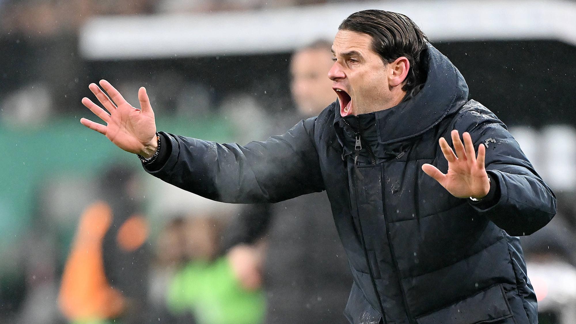 Gerardo Seoane gibt lautstark Anweisungen.